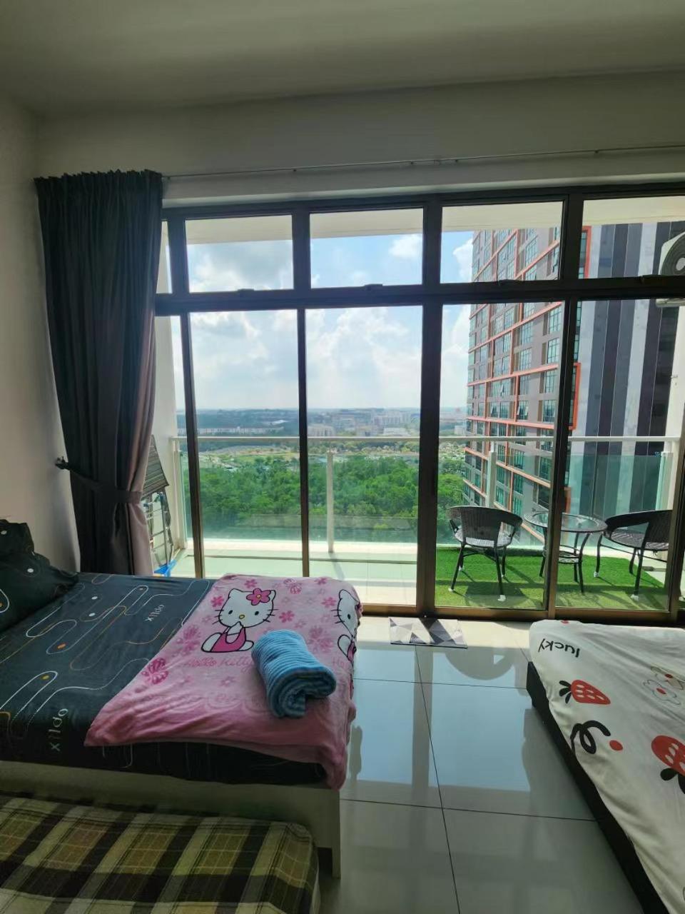 17-Mount Austin Palazio high floor 2/3pax beautiful street view