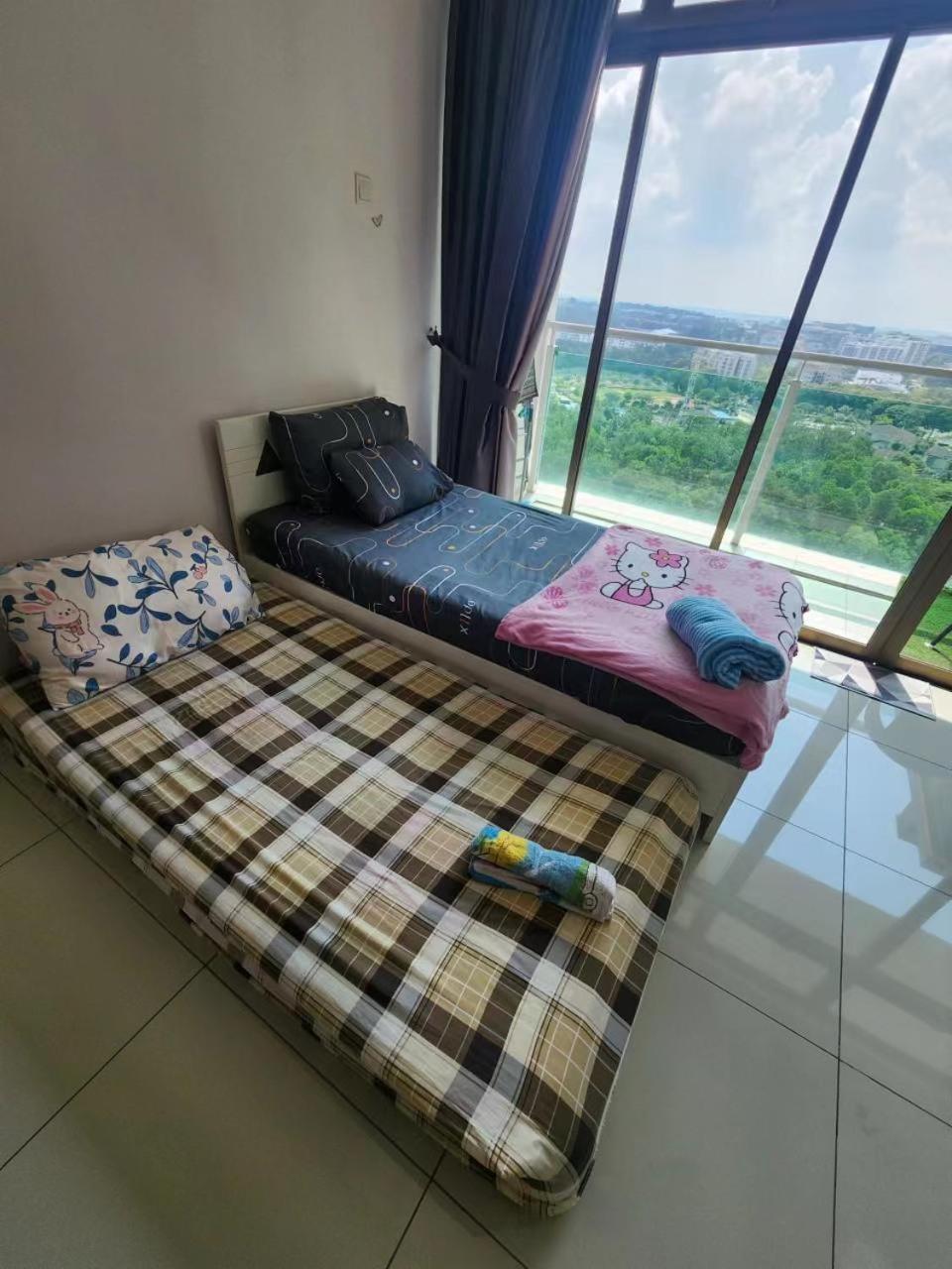 17-Mount Austin Palazio high floor 2/3pax beautiful street view