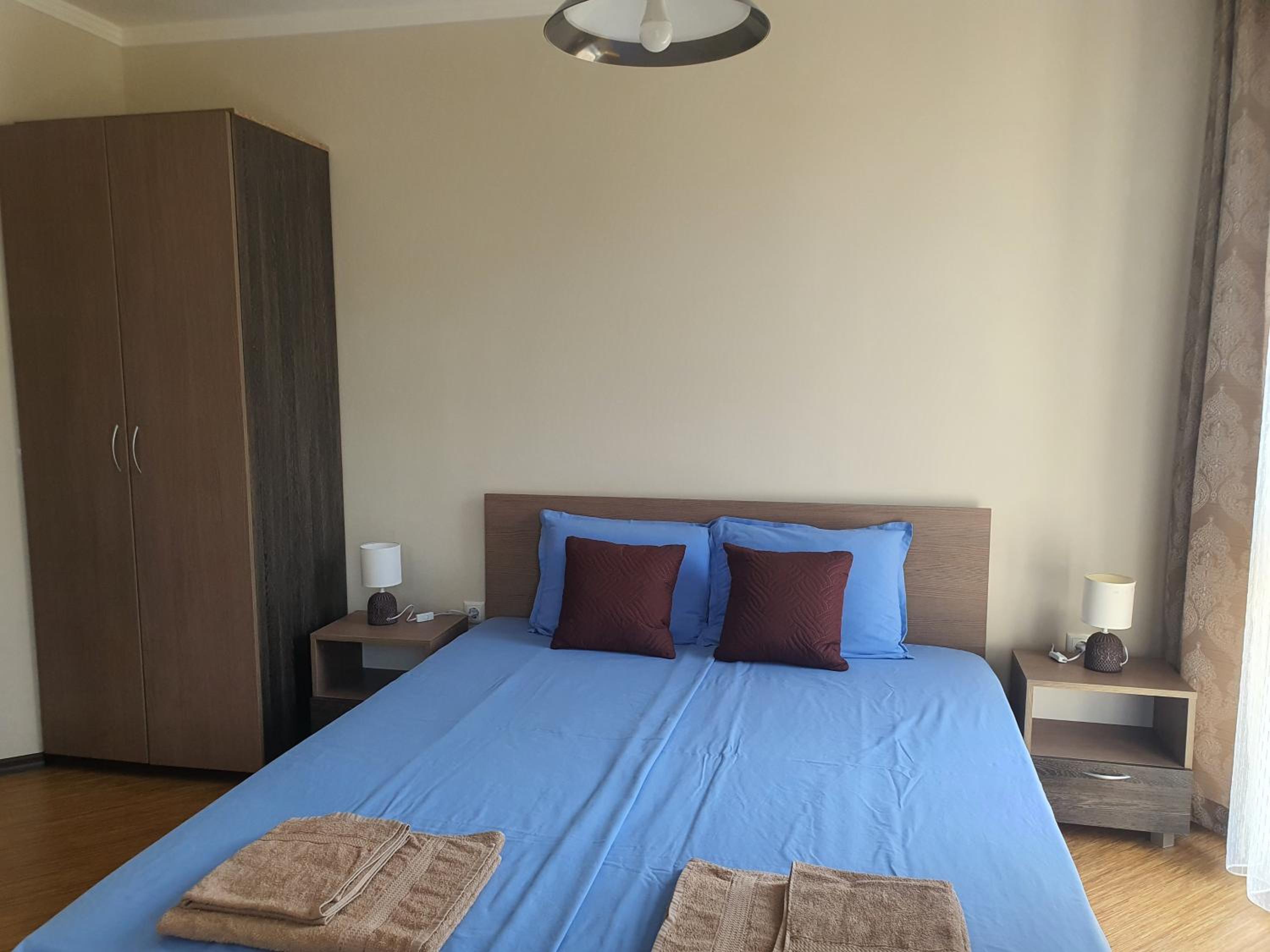 Relaxing Mountain View Apartment near the Beach