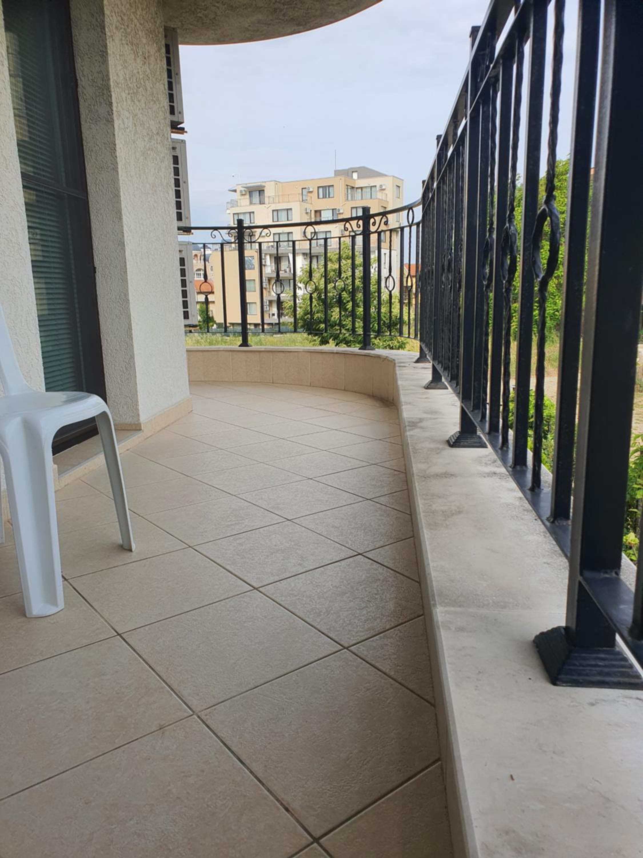 Relaxing Mountain View Apartment near the Beach