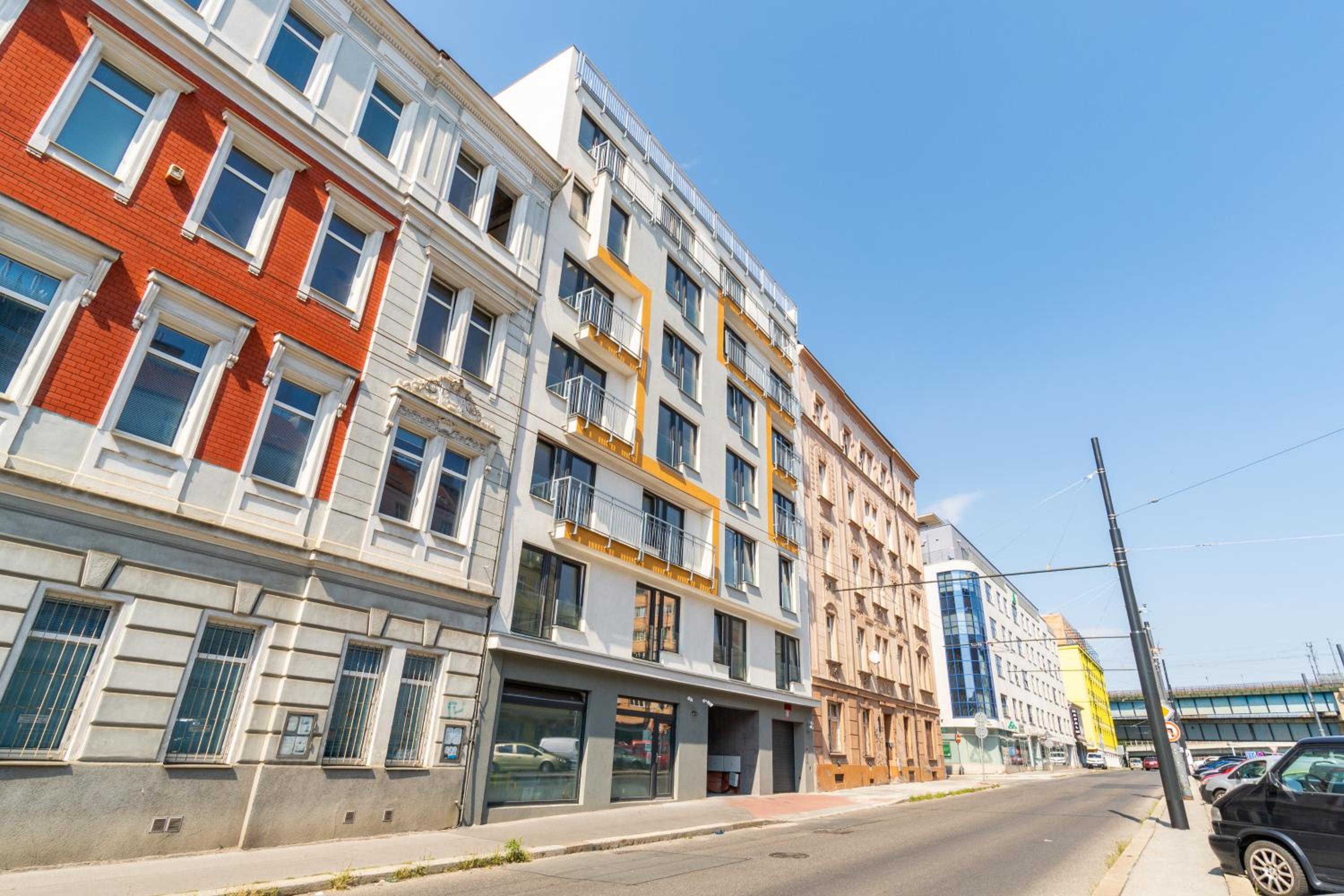 Brand new one bedroom apartment #54 in brand new building with free parking