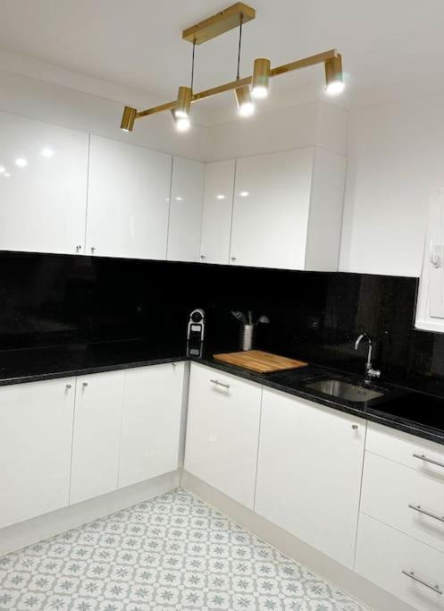 Historical Center, Large 2 Bedroom Apartment, Bright & Stylish view 2