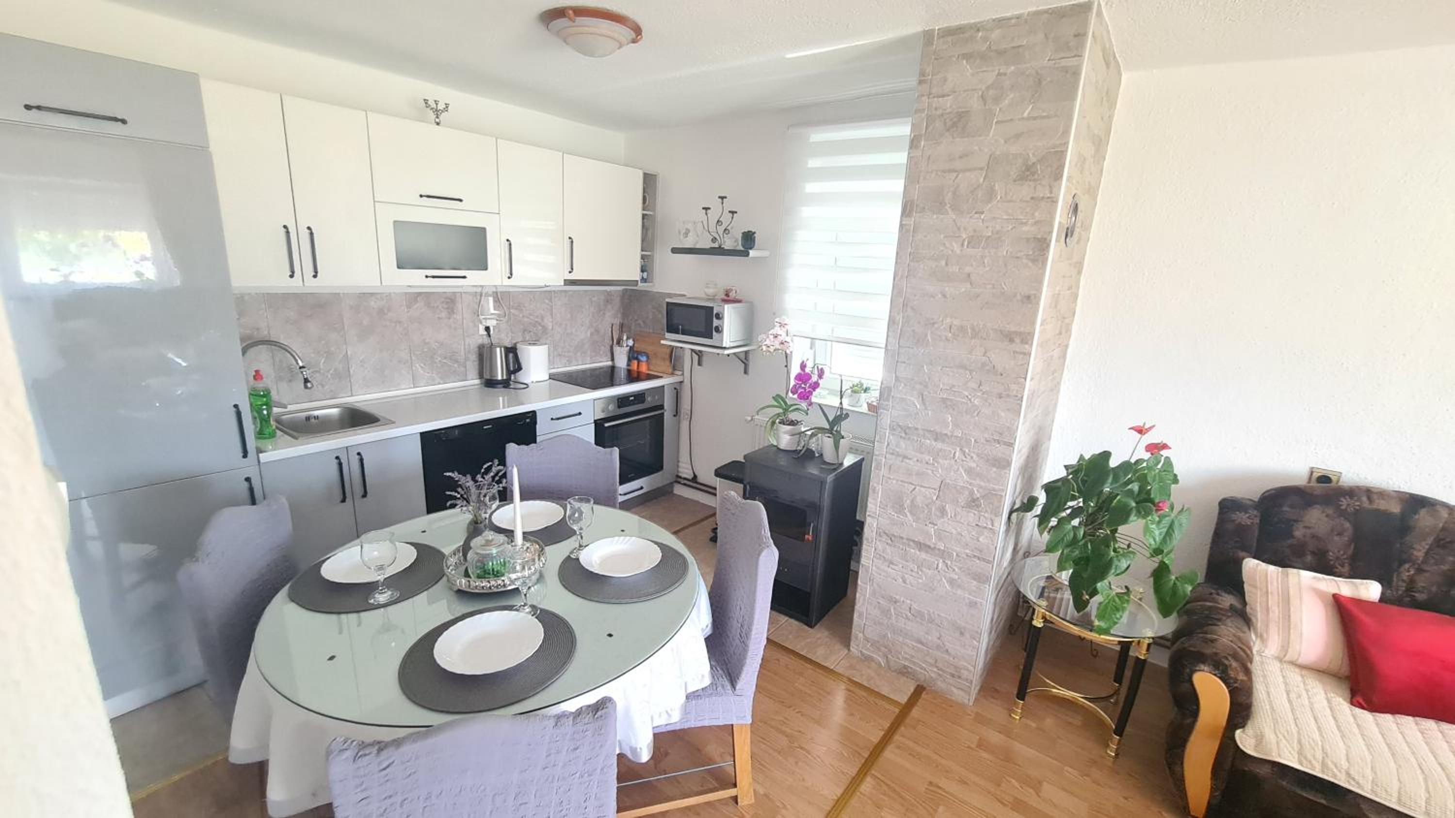 Apartment Dolic - Your peaceful spot with a panoramic view view 4