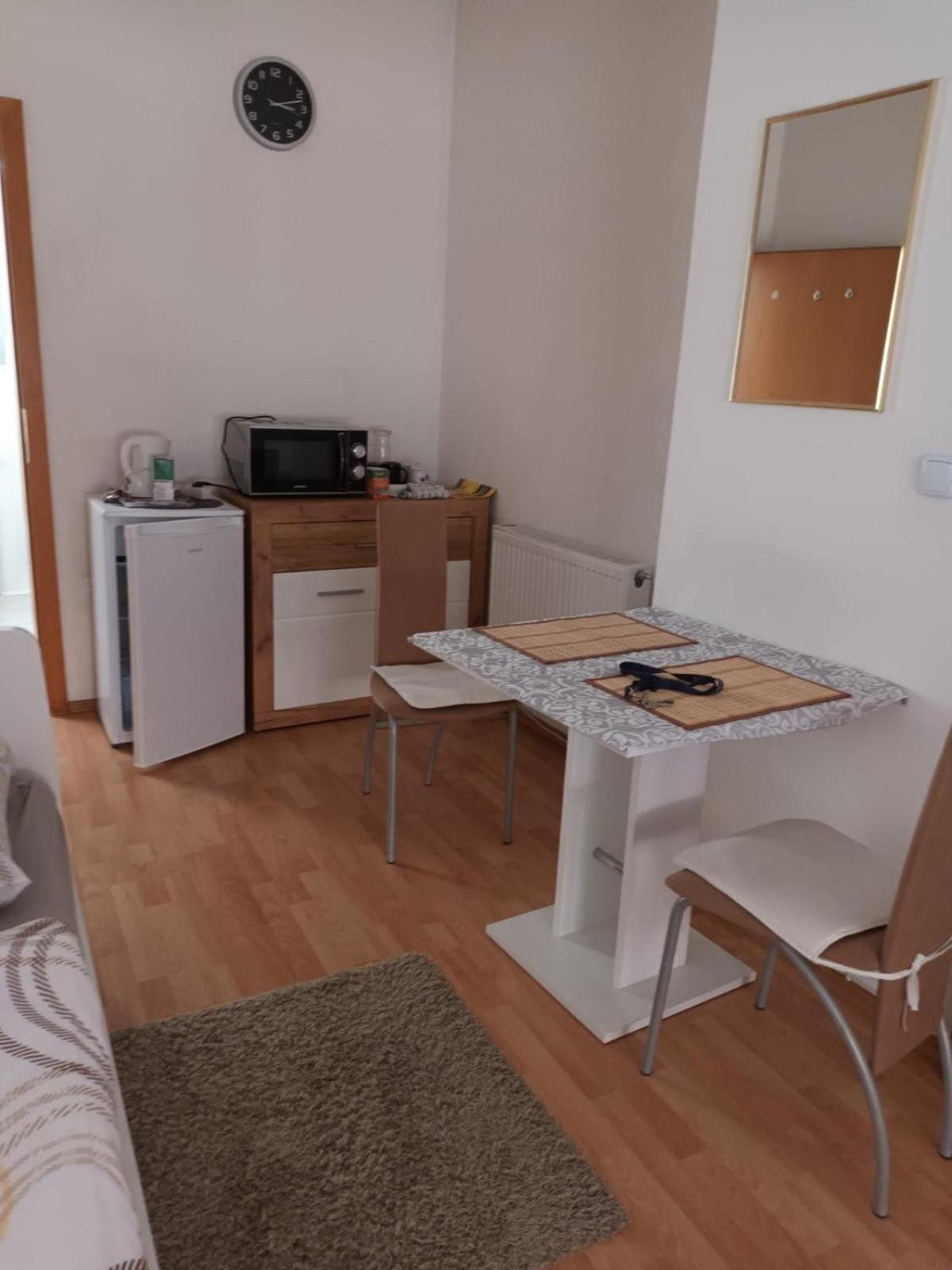 Privat Zimmer KF