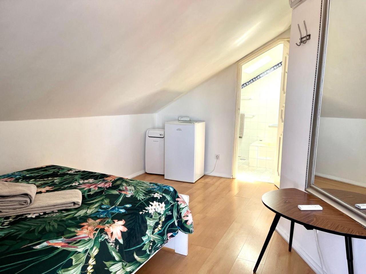 Eco Ljmonade Hostel