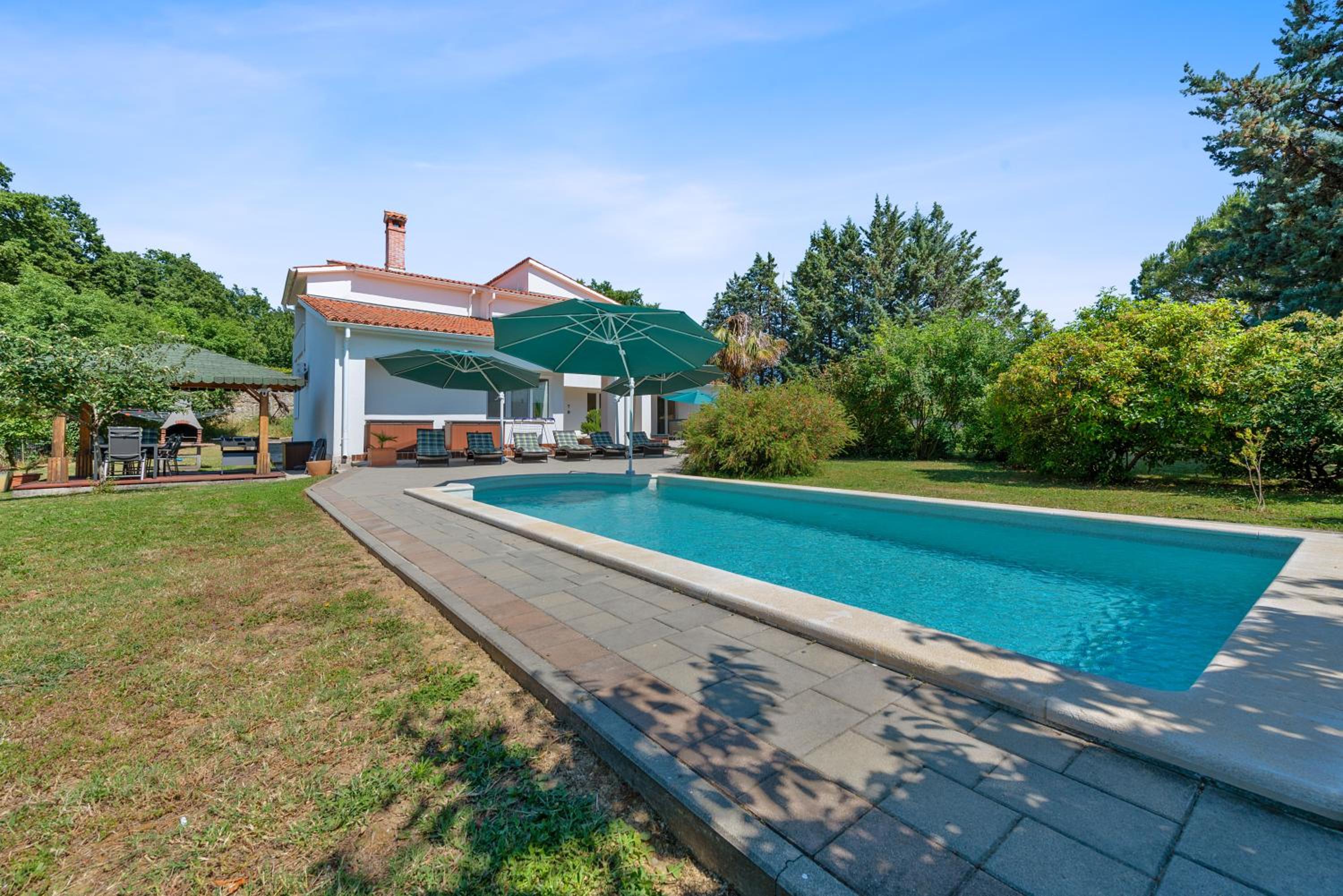 Grosse Luxus-Villa fur 12 Personen mit Pool, Jachuzzi und Meeresnähe view 2
