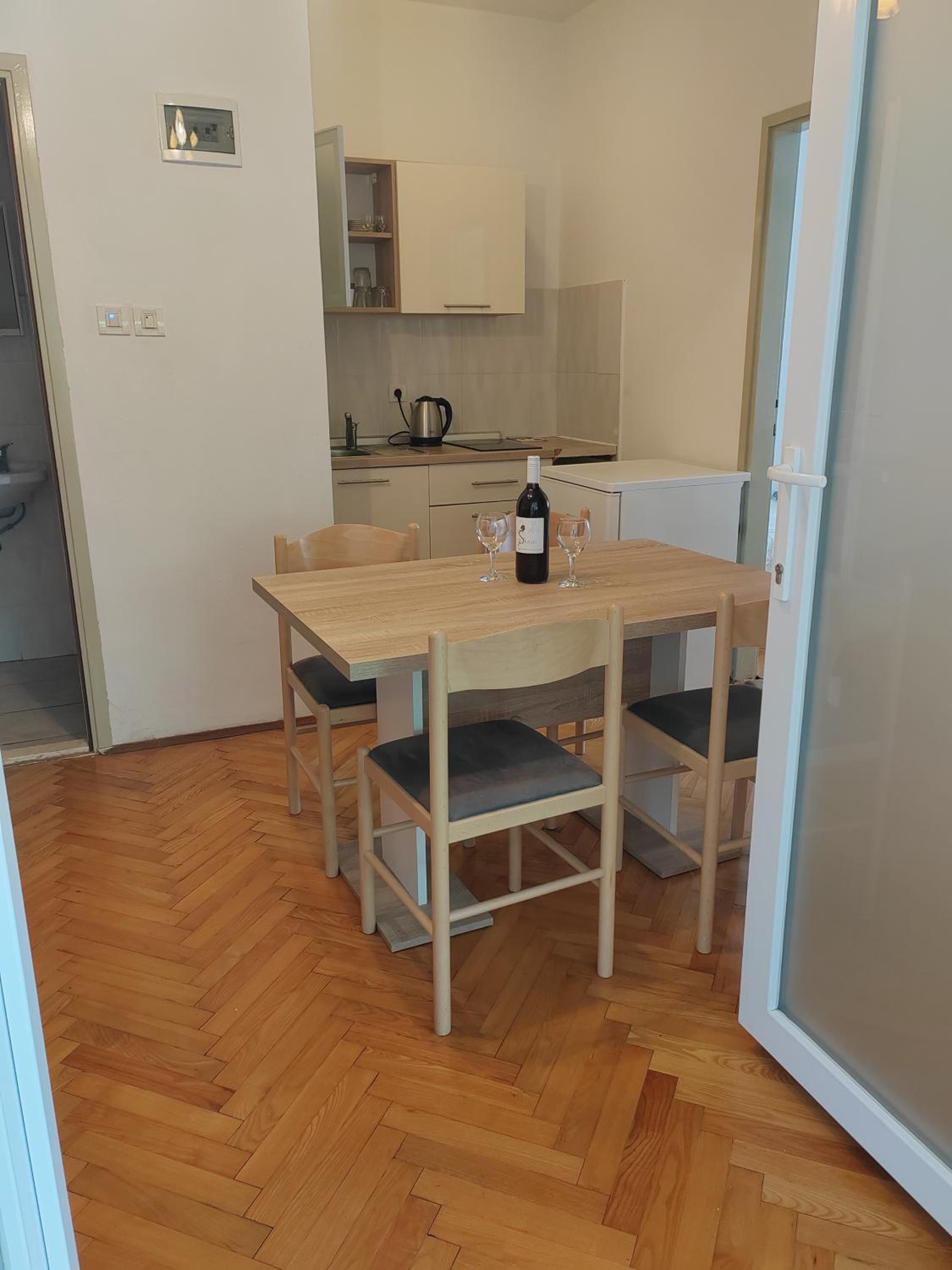Apartments Kocijan