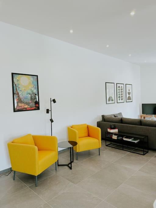 Apartment 100 qm im Weindorf - Balkon/Garage