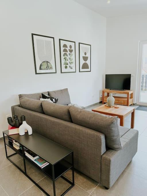 Apartment 100 qm im Weindorf - Balkon/Garage