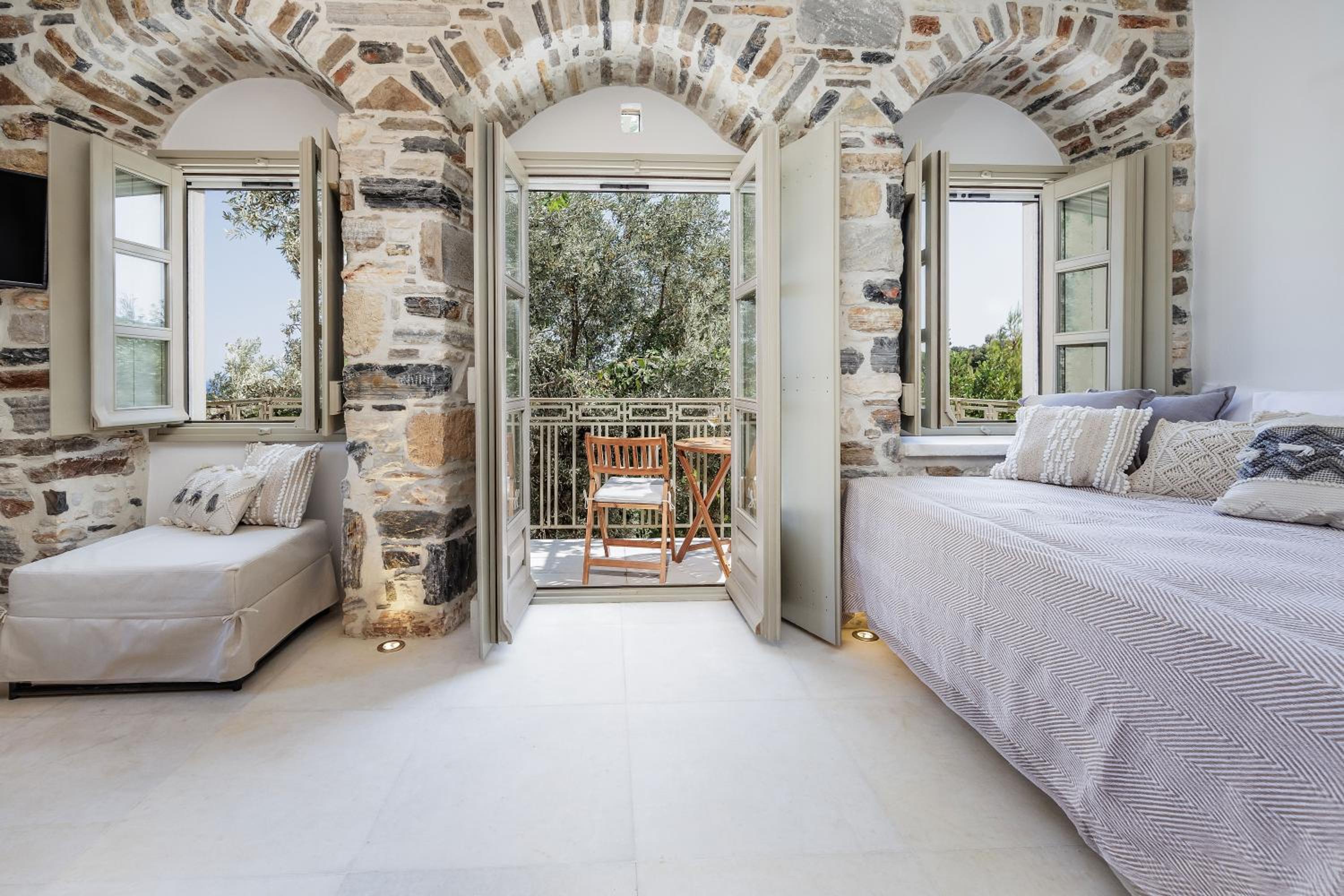 Zos Suites