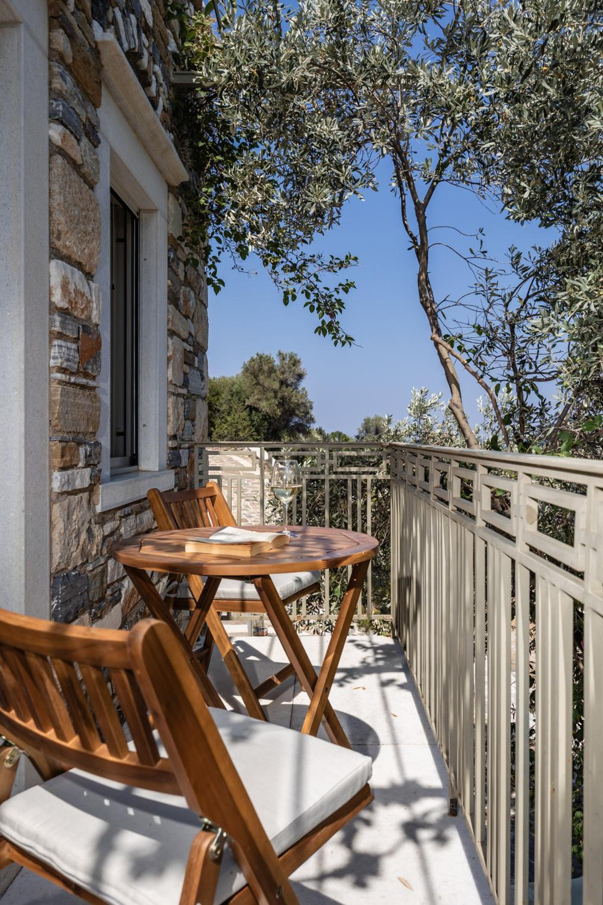 Zos Suites