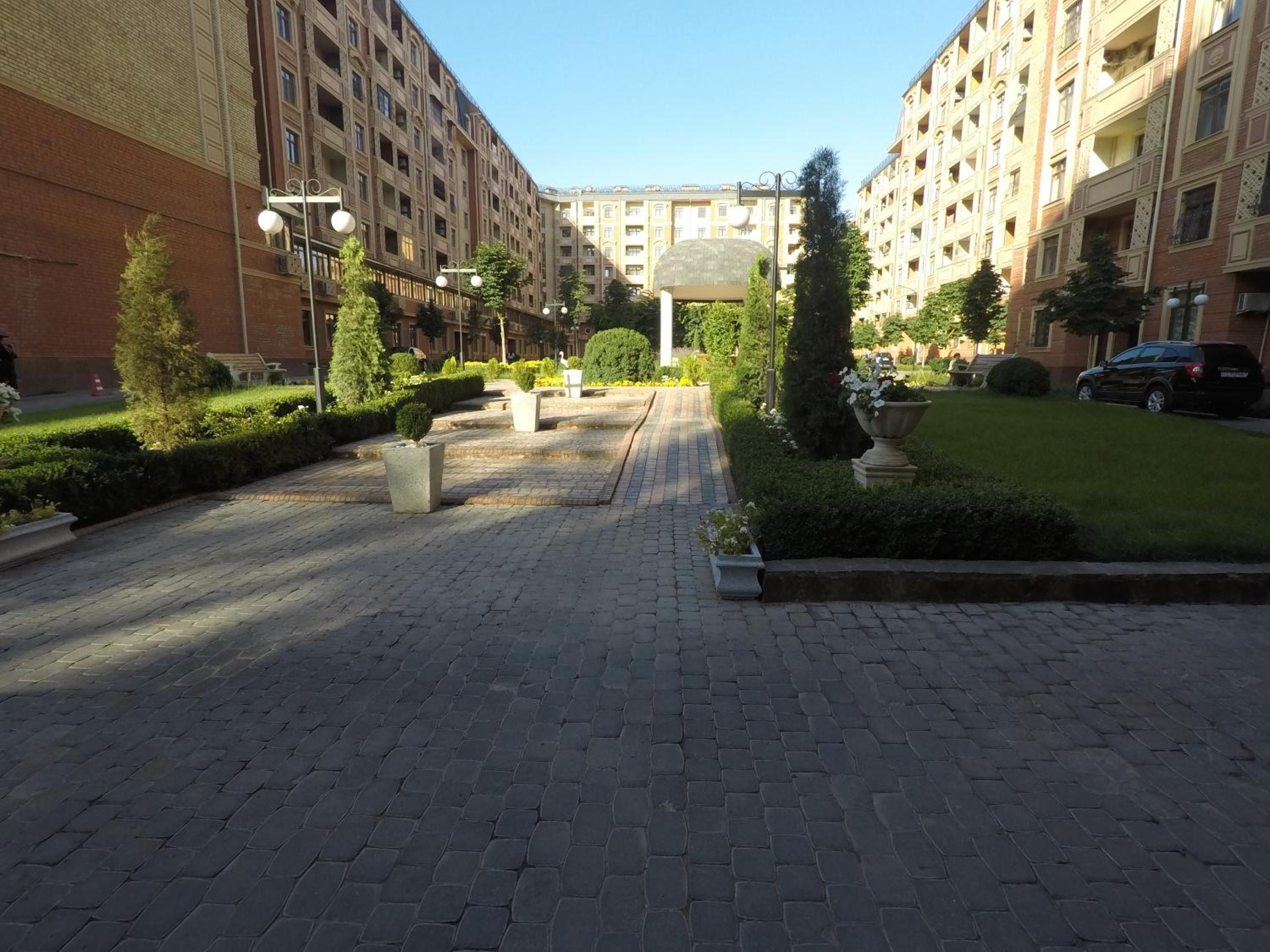 2BR condo with a nice garden view 5