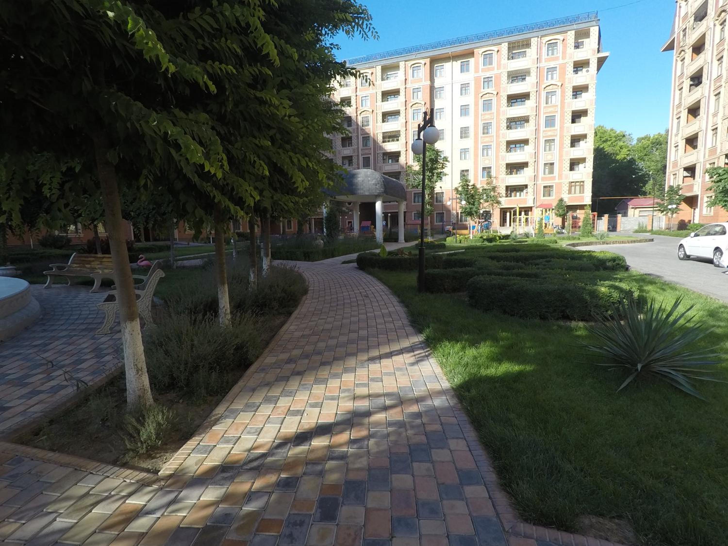 2BR condo with a nice garden view 3