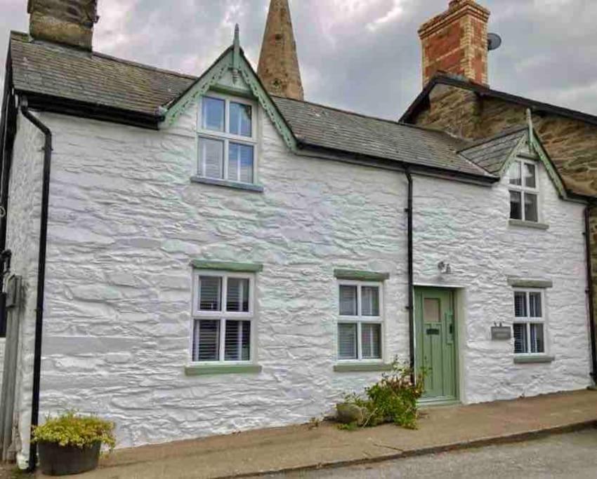 Honeysuckle Cottage