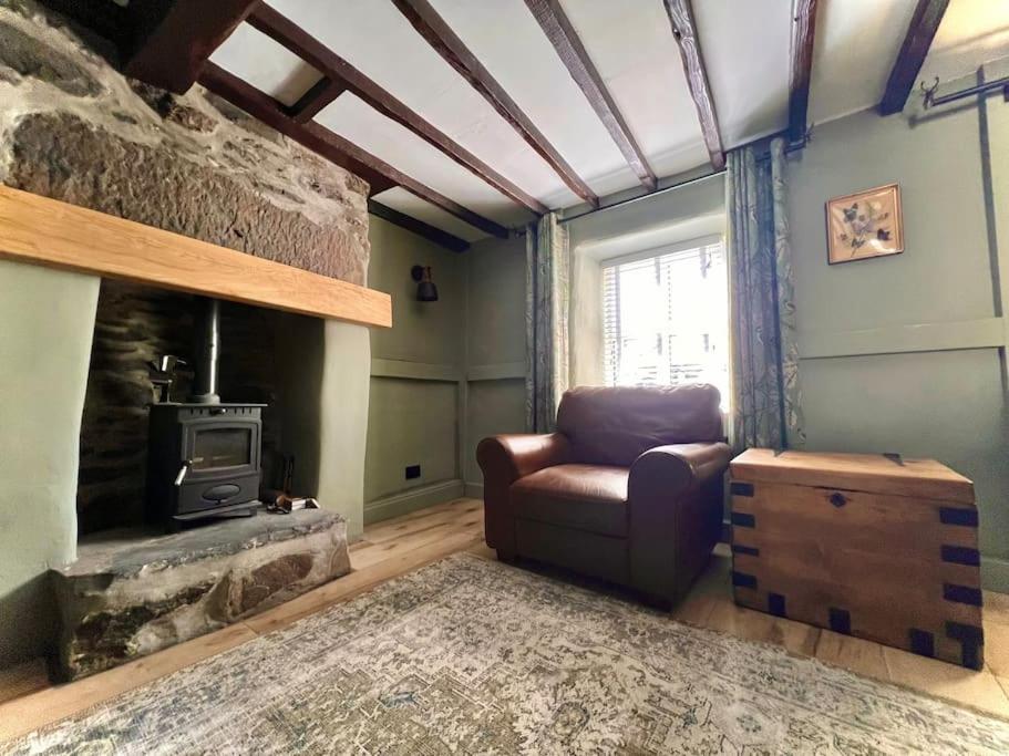 Honeysuckle Cottage
