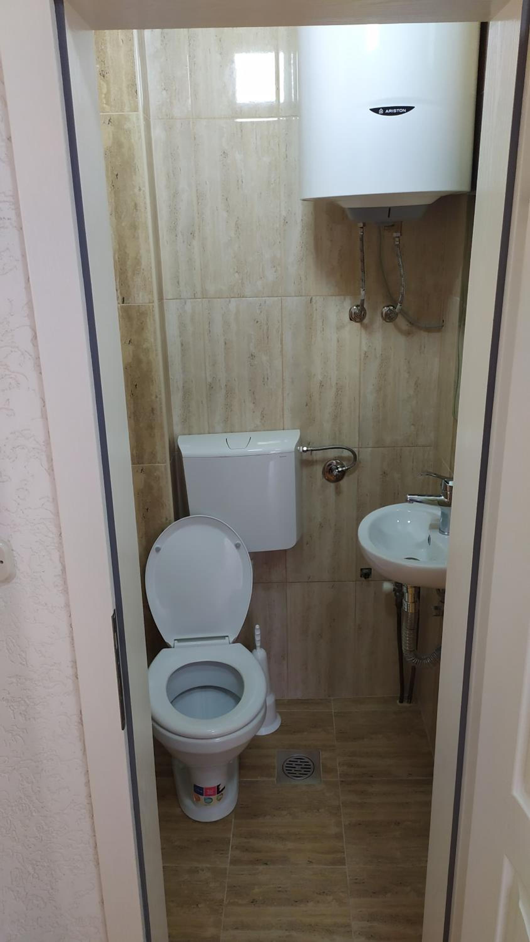 Villa Koteski - Spacious Apt, Near Lake & Parking