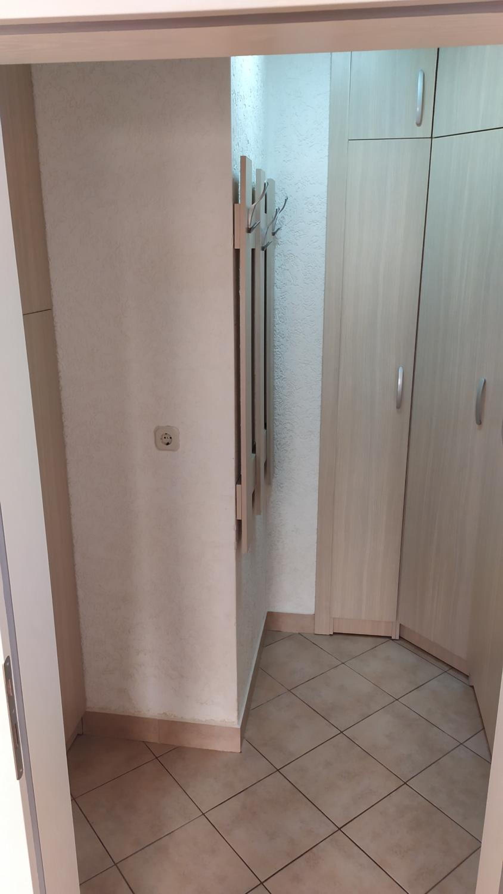 Villa Koteski - Spacious Apt, Near Lake & Parking