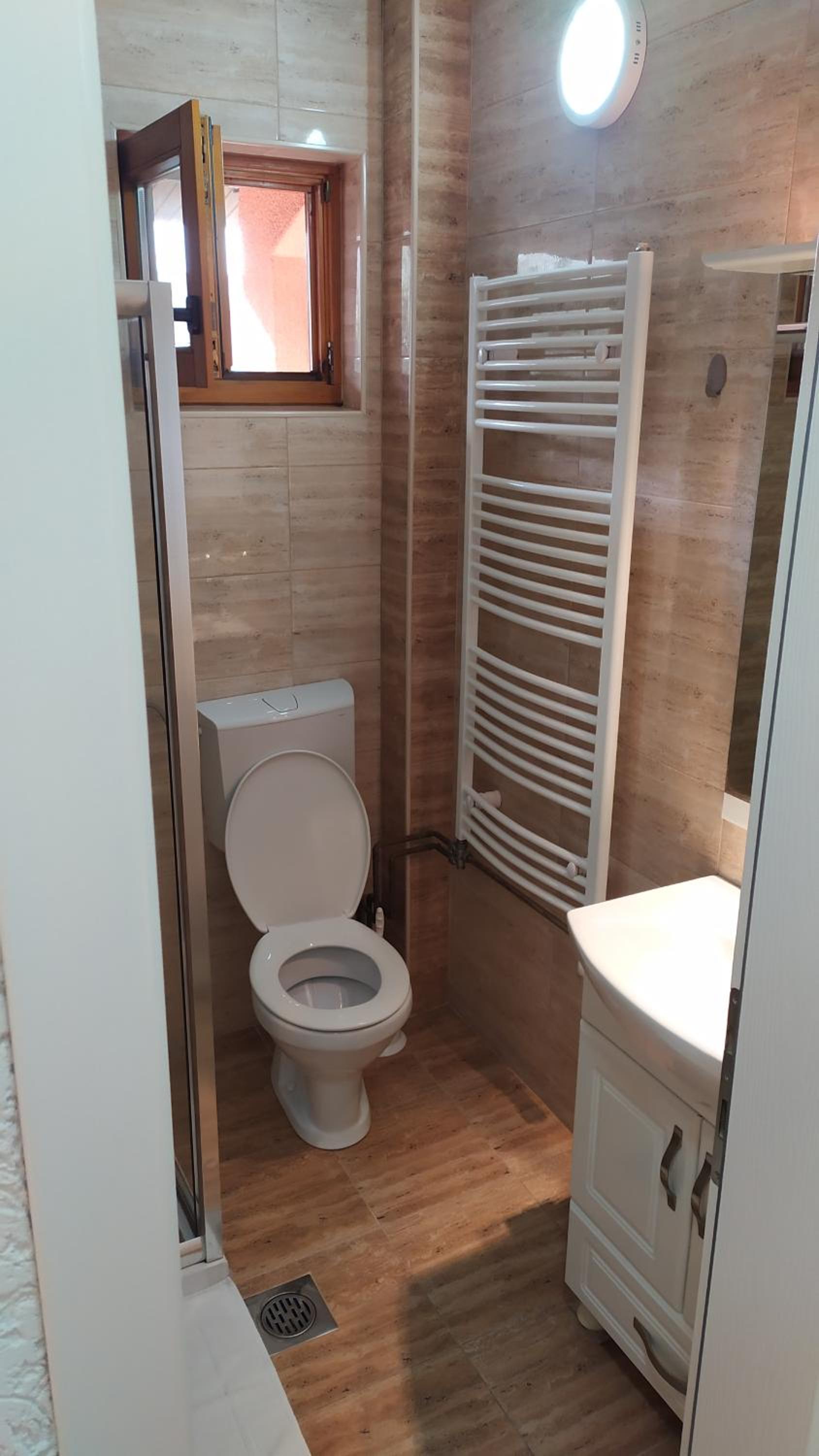 Villa Koteski - Spacious Apt, Near Lake & Parking