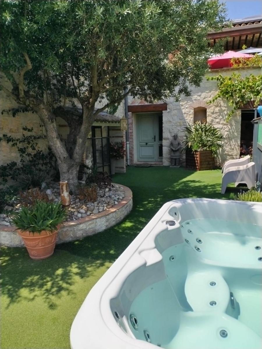 VILLA ARTEMiA