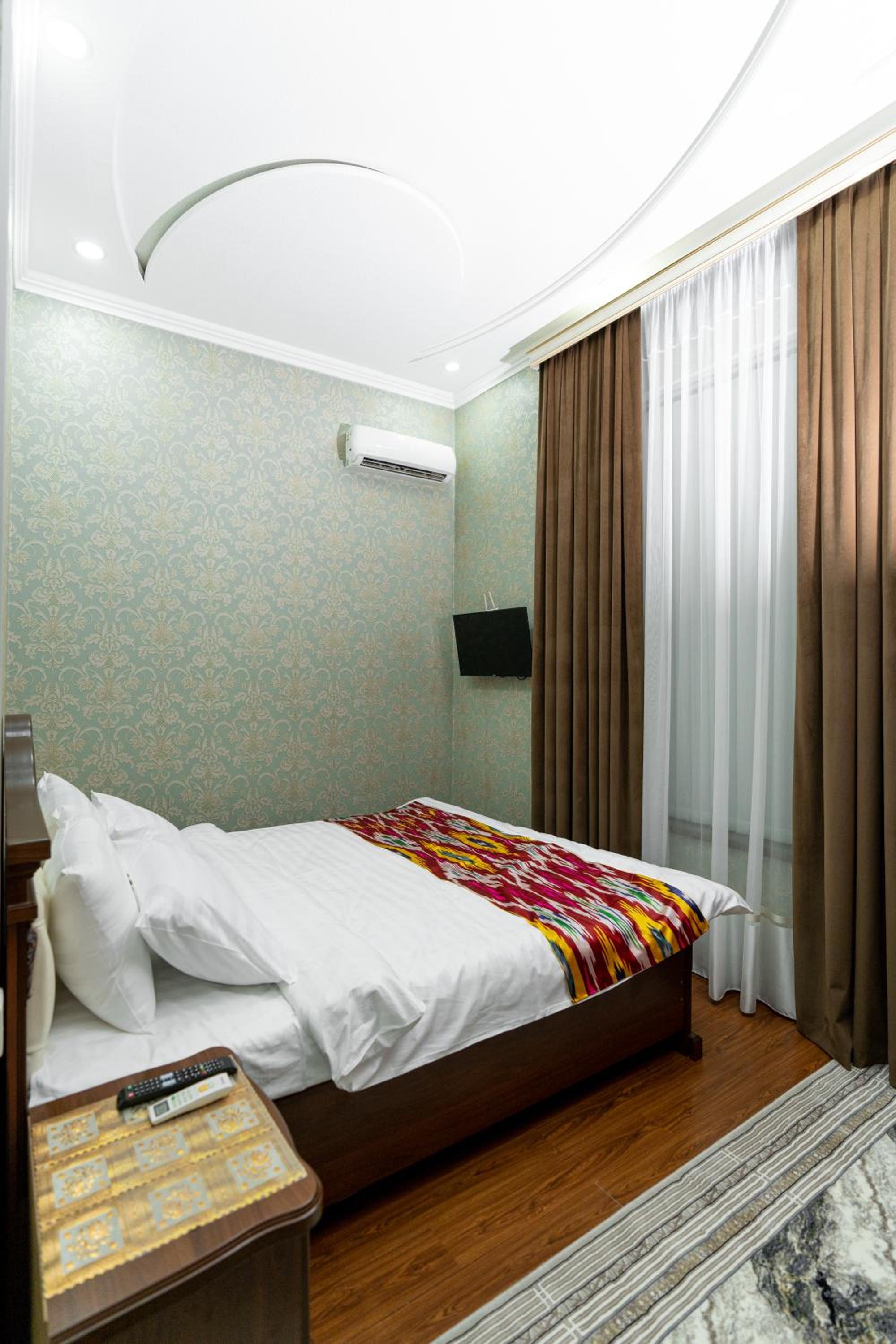 CRYSTAL GUEST HOUSE view 3