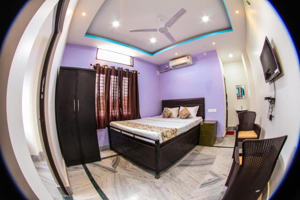 RK GUEST HOUSE view 4