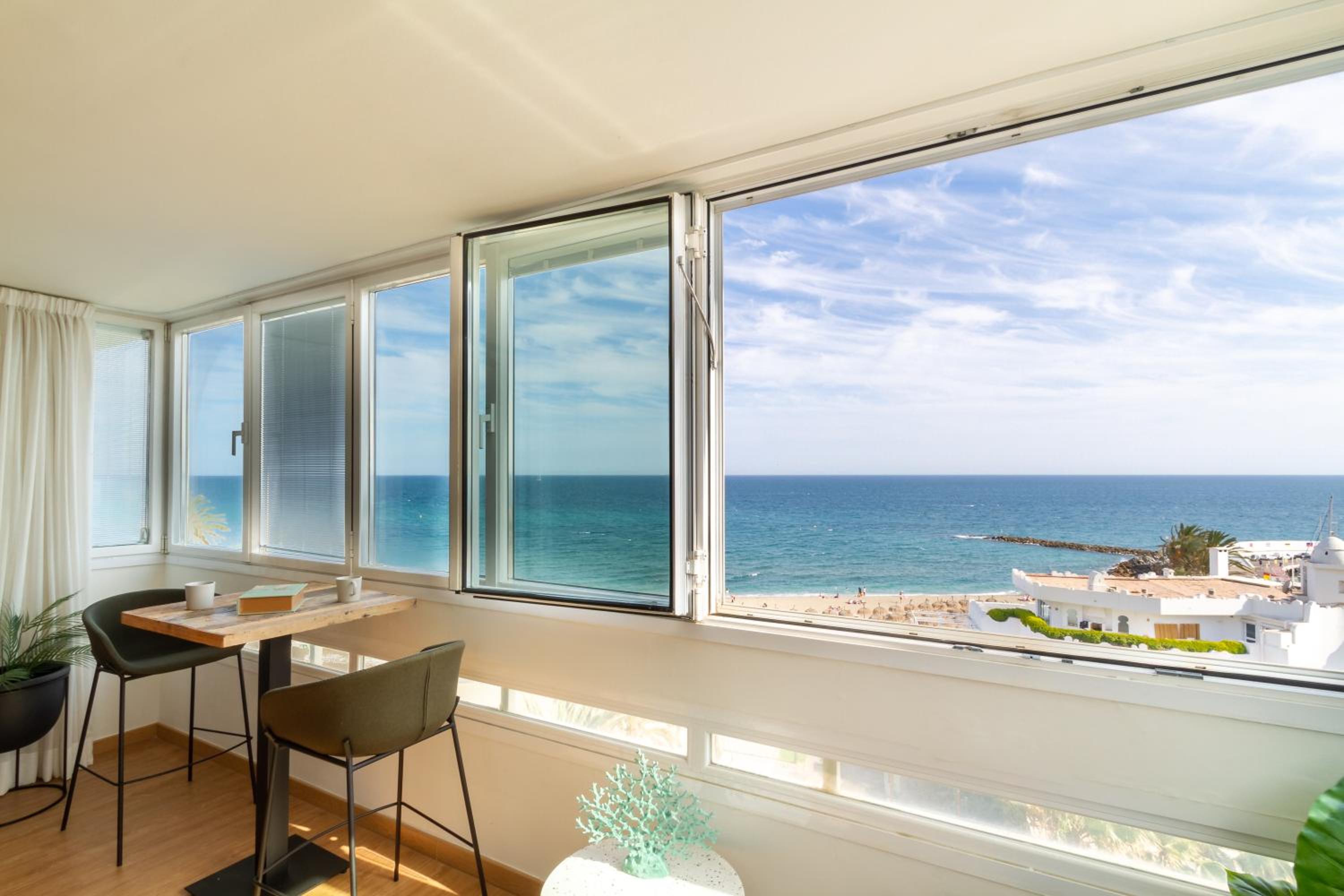 Marbella Vacations - MARBELLA BANUS SUITES - Marbella Marysol Beachfront Apartment I - Property Image 10