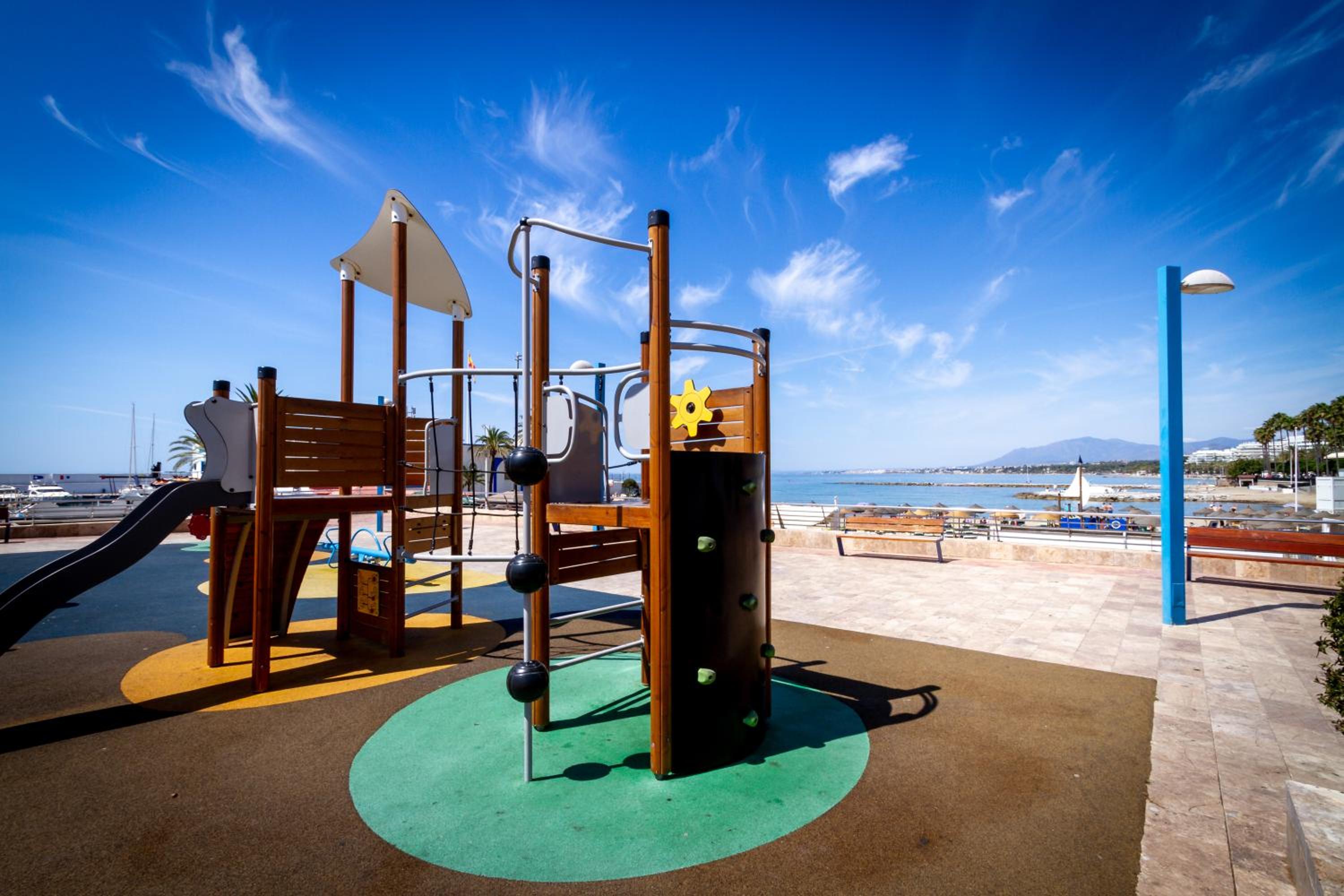 Marbella Vacations - MARBELLA BANUS SUITES - Marbella Marysol Beachfront Apartment I - Property Image 38