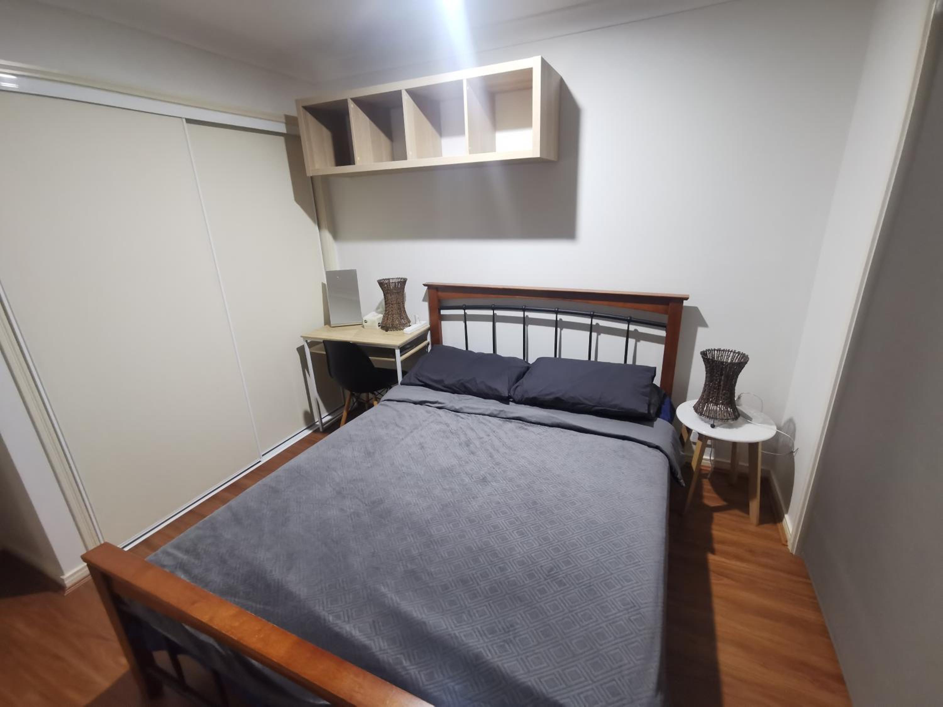 Shared house with other guests near shopping center and theme parks