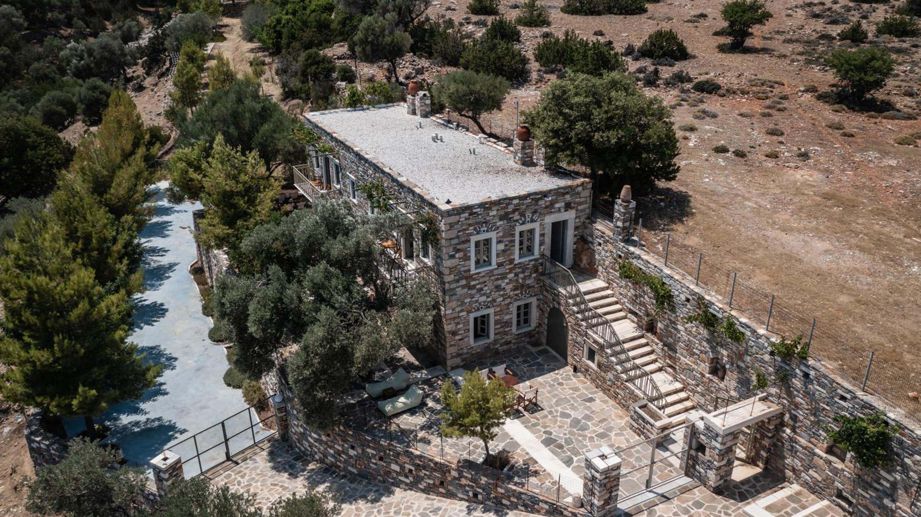 Zos Suites