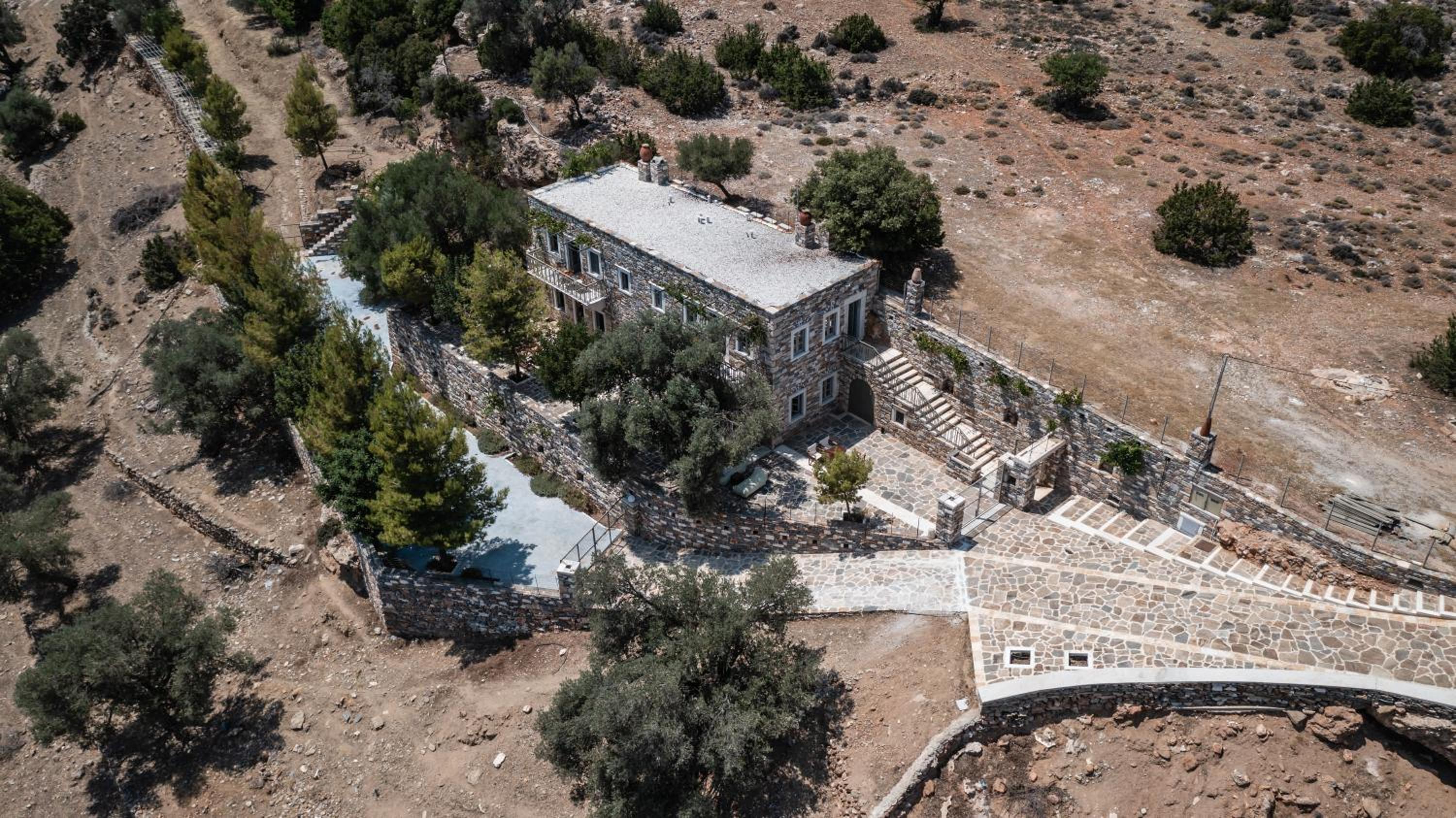Zos Suites
