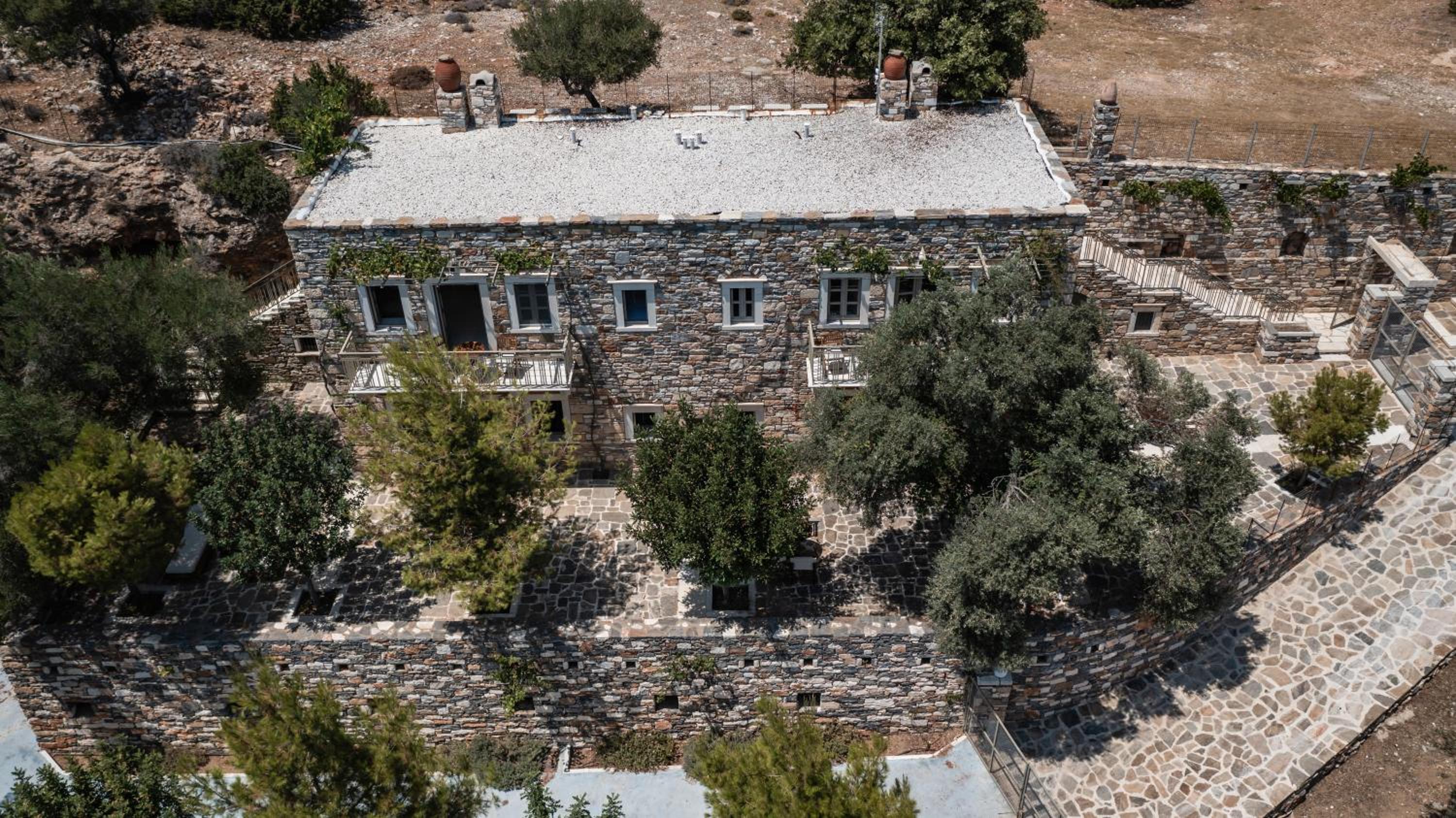 Zos Suites