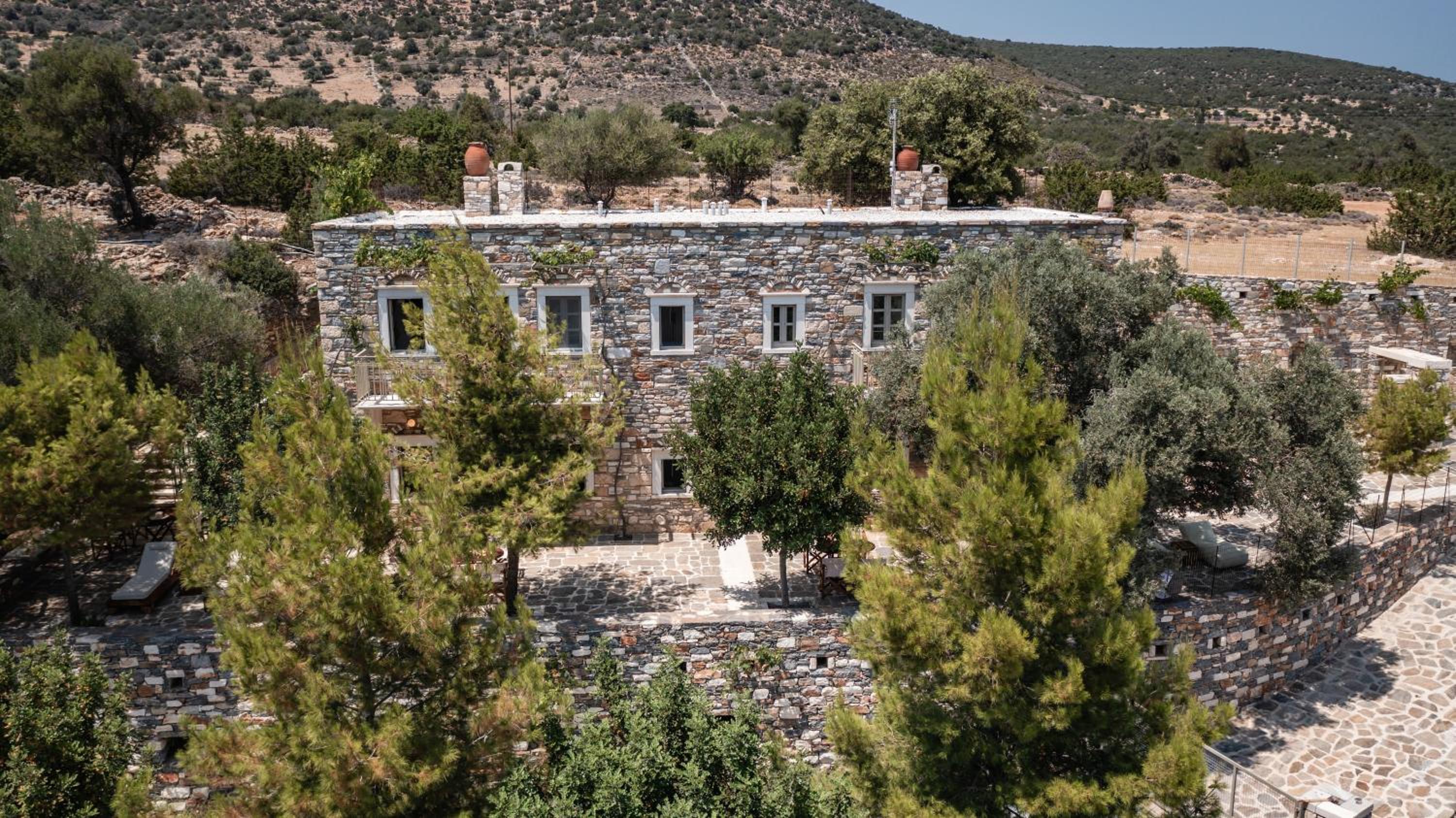 Zos Suites