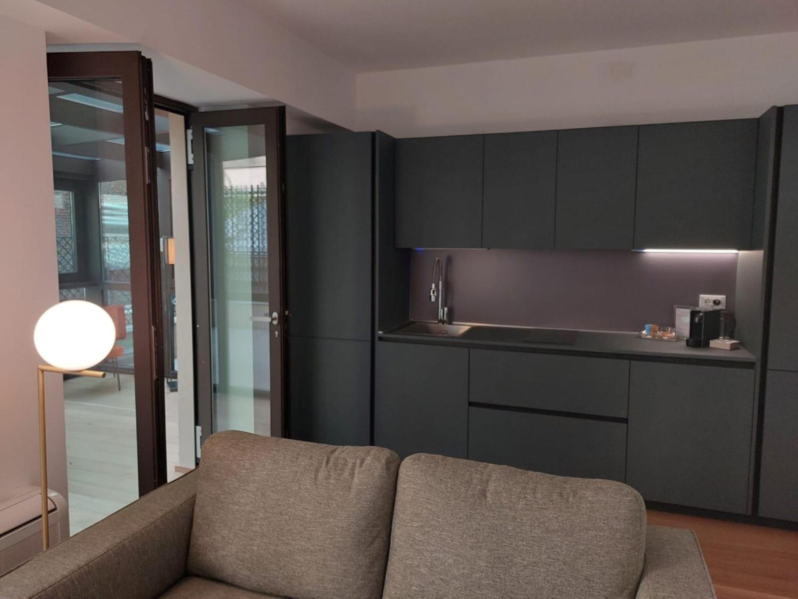 NJ Hotels & Apartments San Pietro all'orto 6