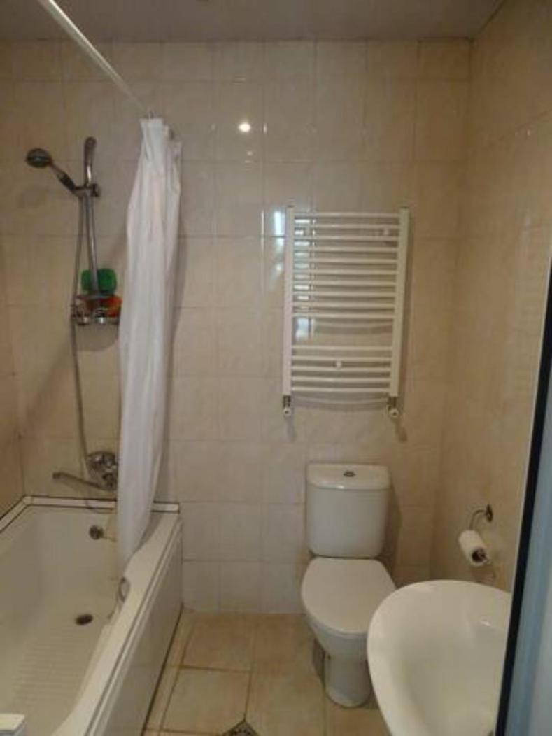 Central and Cozy Guest House Keti view 2