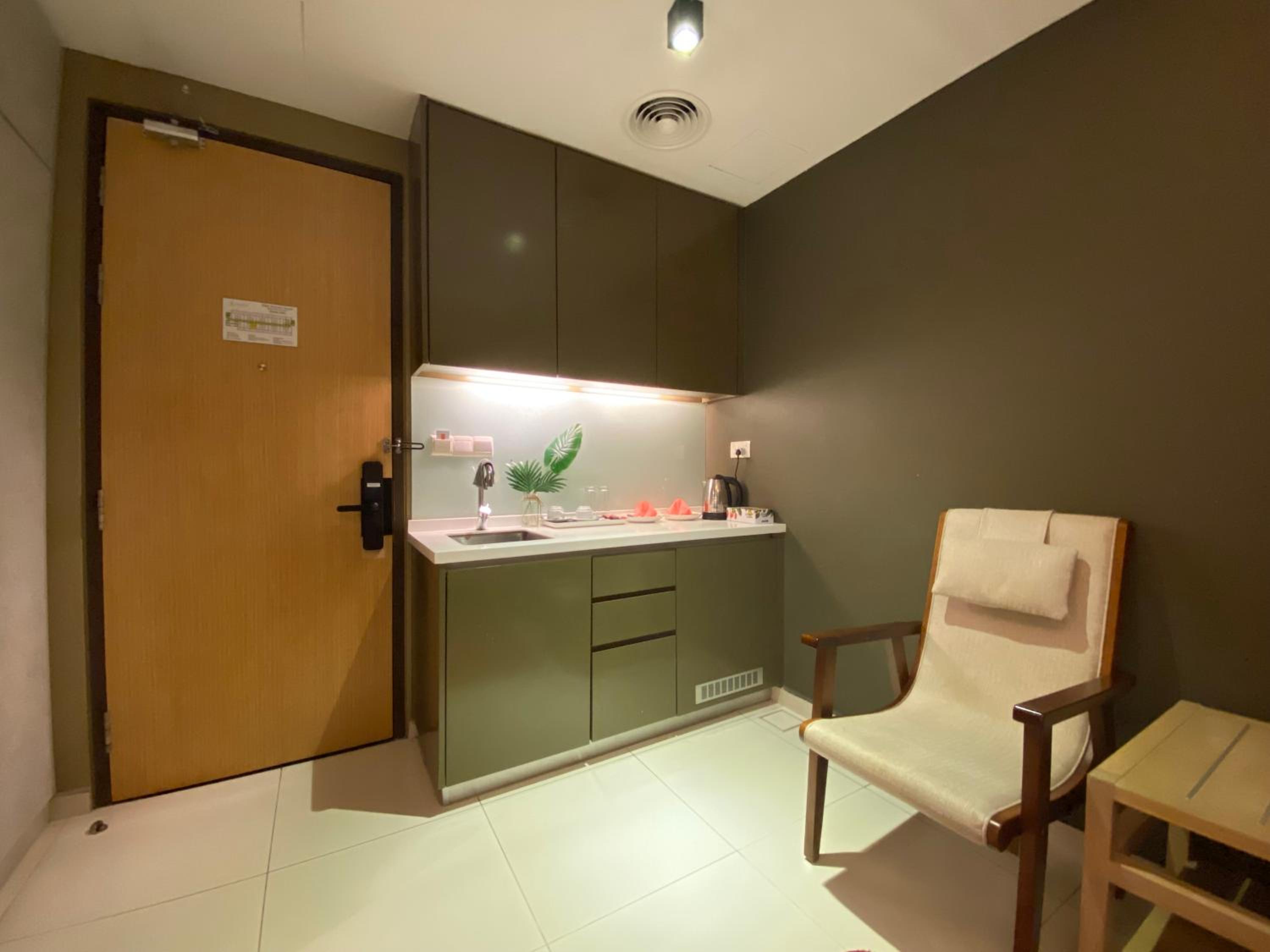 The Honeymoon Haven - 99 Residences photo 2