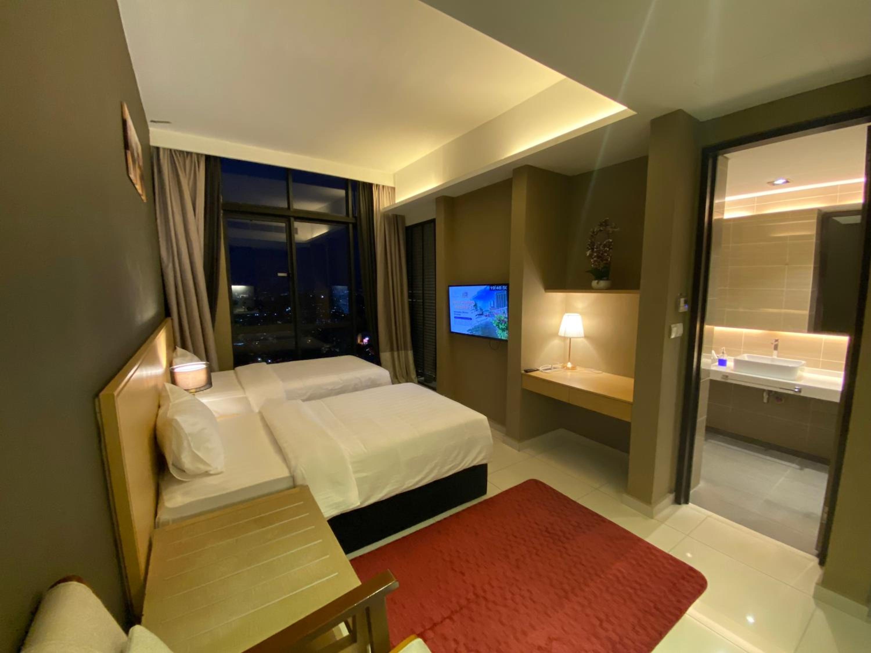 The Honeymoon Haven - 99 Residences photo 3