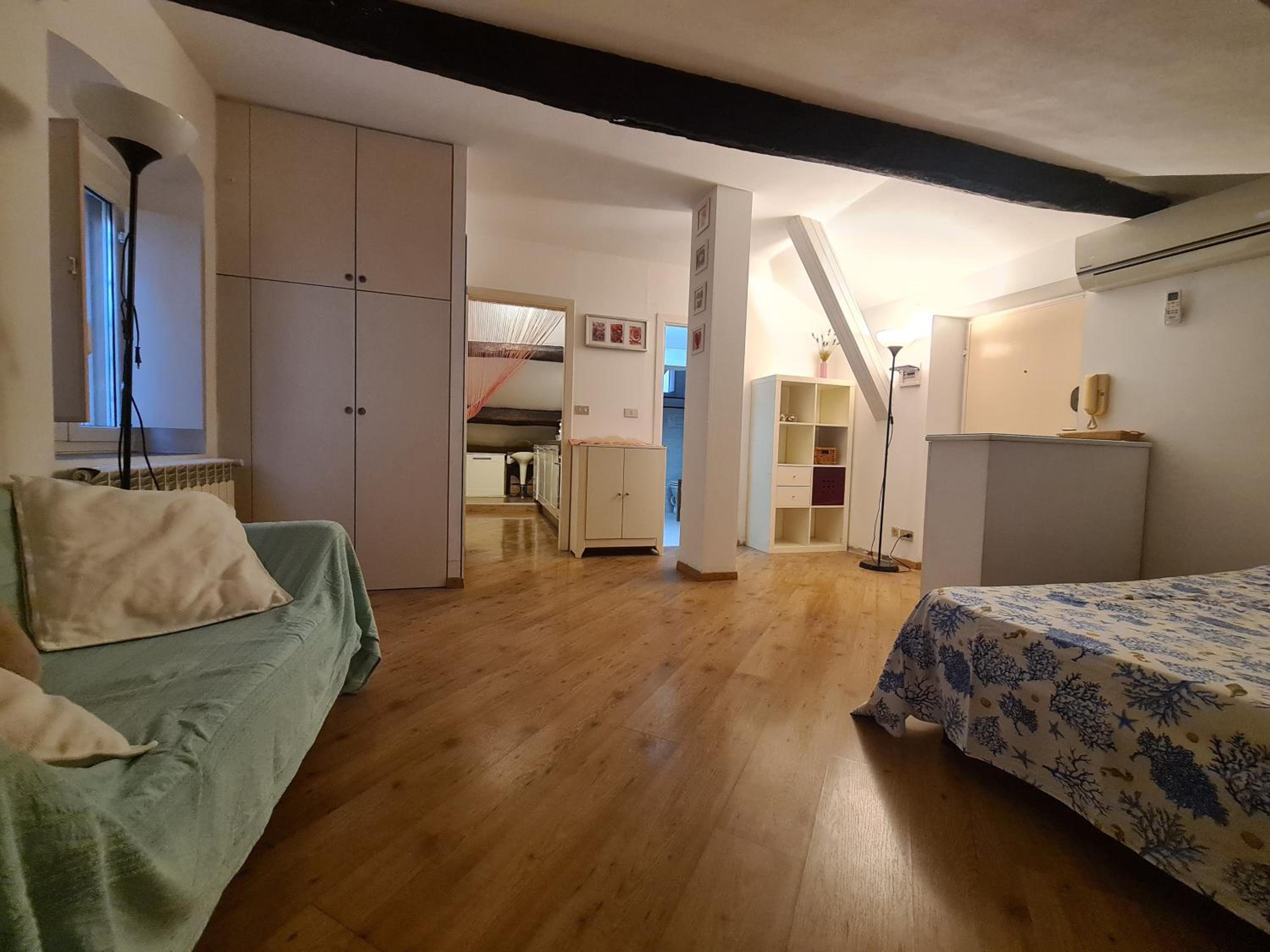 Inside Rapallo Apartment by PortofinoVacanze view 2