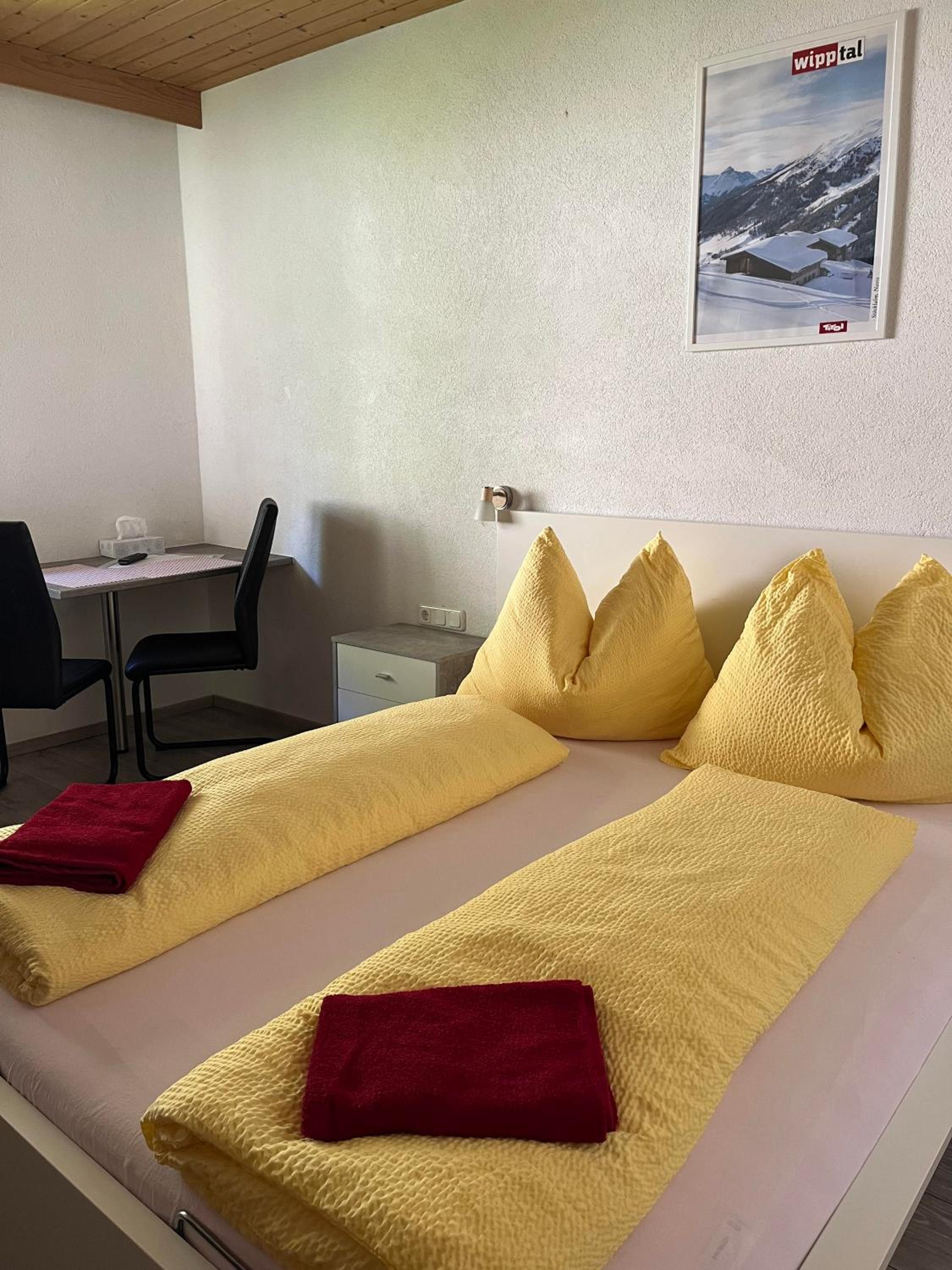 Pension Steiner, 6143 Matrei am Brenner!!Check-in between 15 - 21 o'clock!! No breakfast