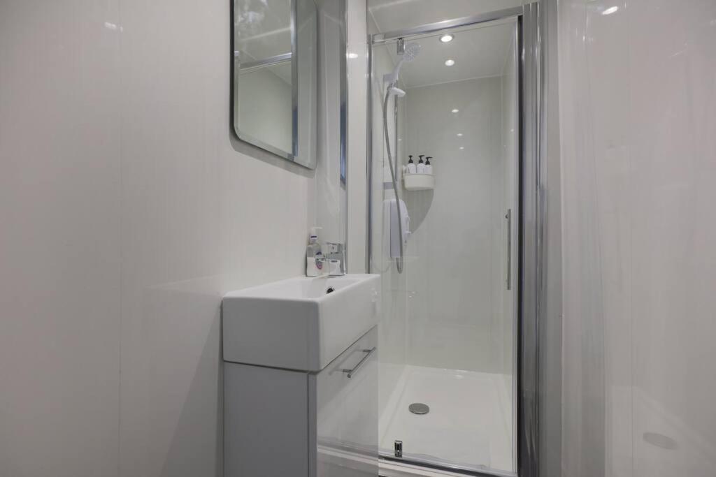 Cosy & Central Broughton 2BR Apt near City Centre