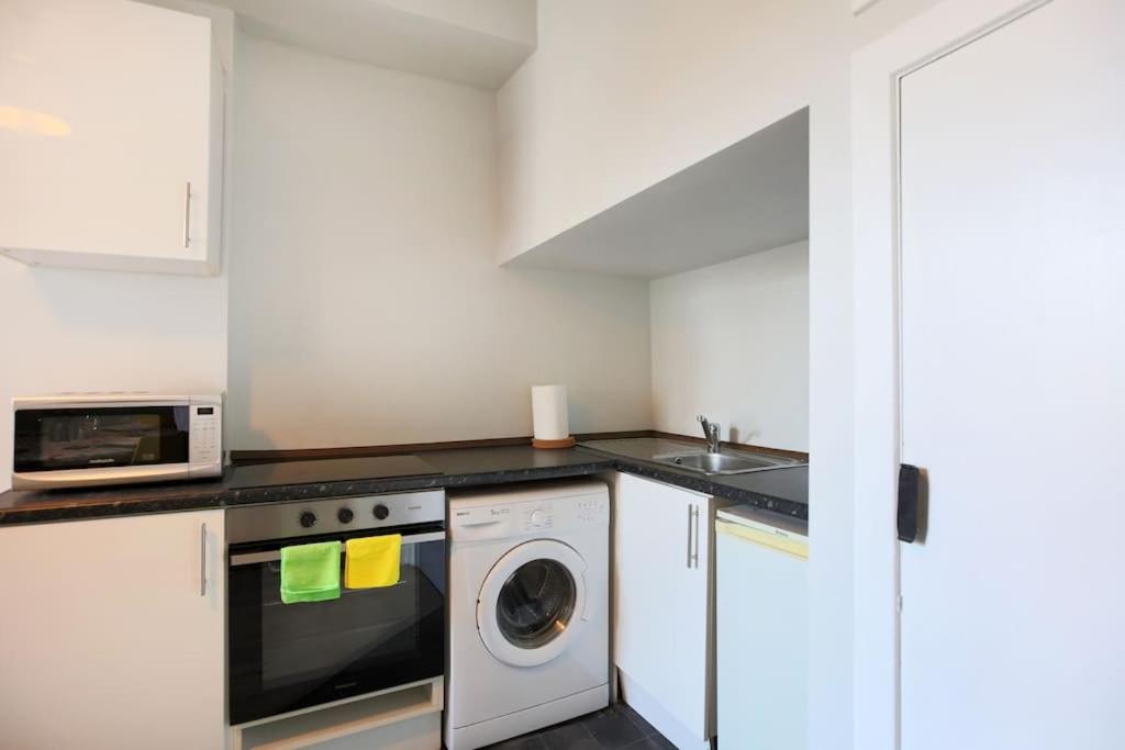 Cosy & Central Broughton 2BR Apt near City Centre