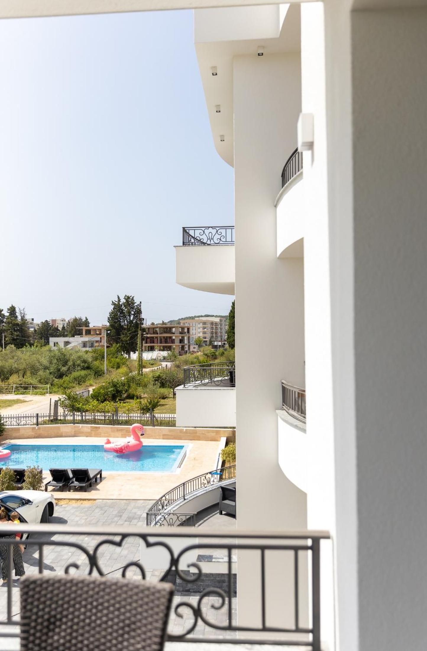 Apartments Moon White Lux