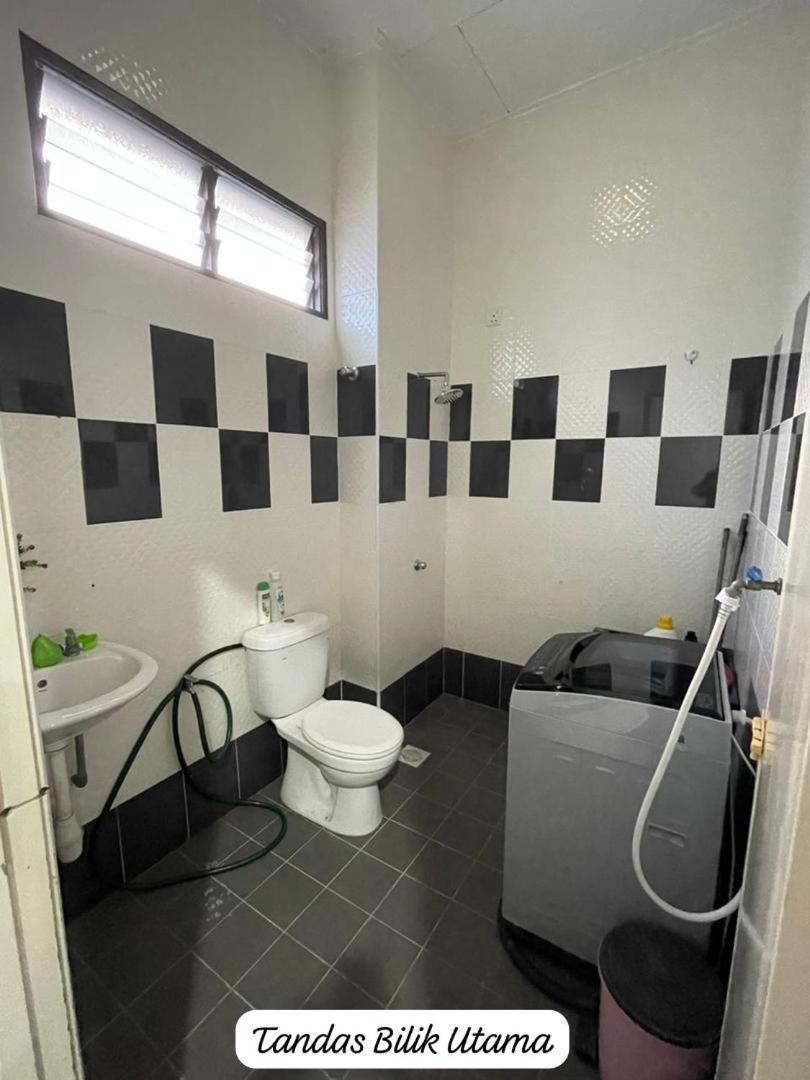 D’Anjung Budi Homestay photo 8