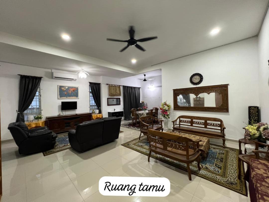 D’Anjung Budi Homestay photo 7