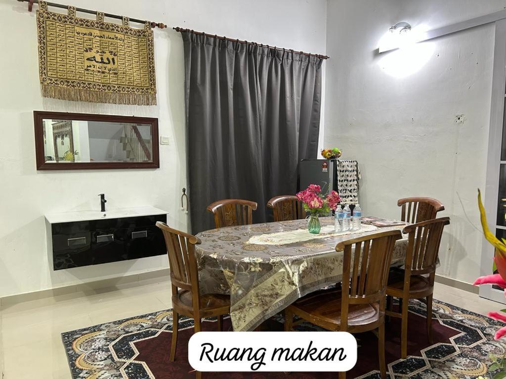 D’Anjung Budi Homestay photo 4