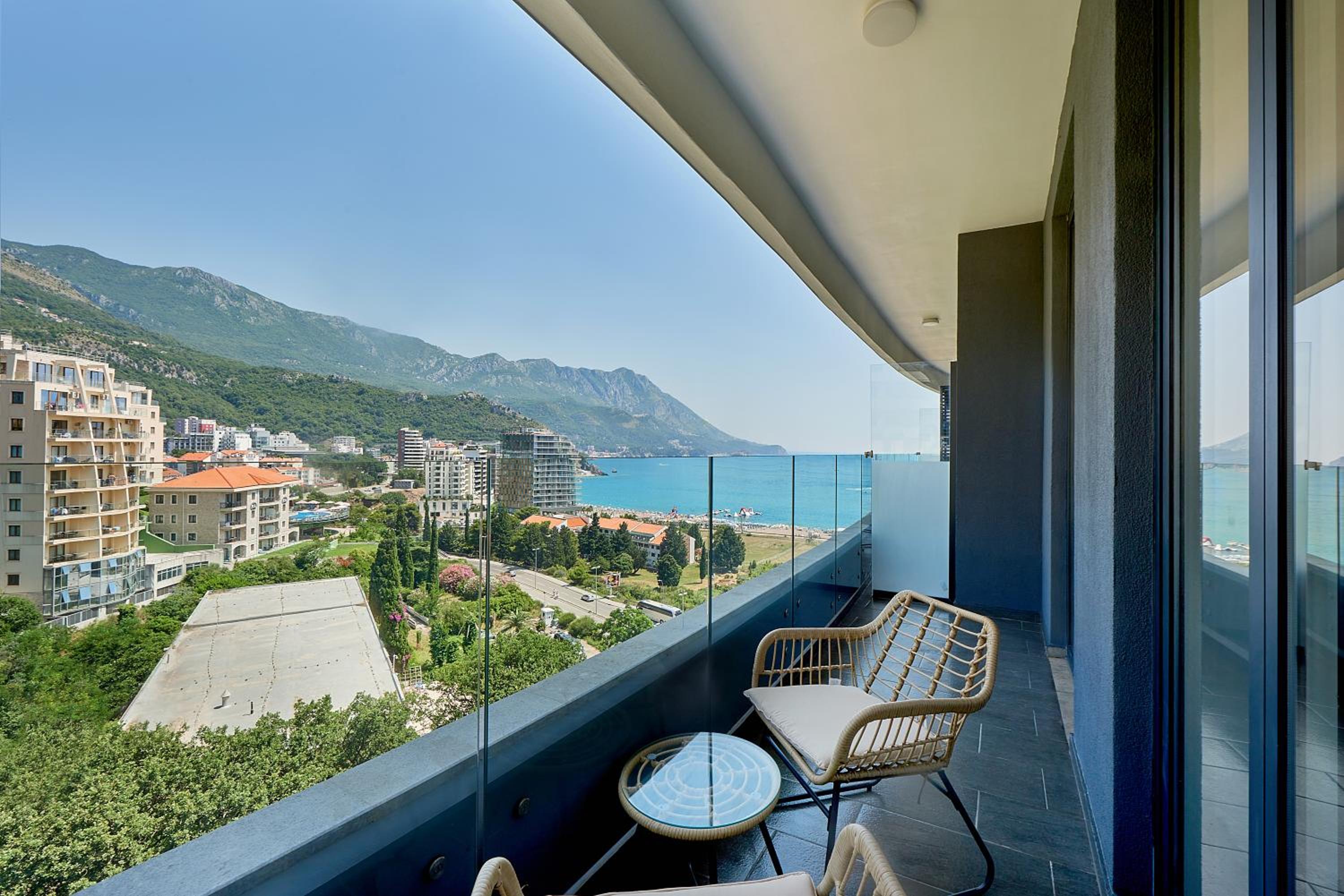 Skyline resort
