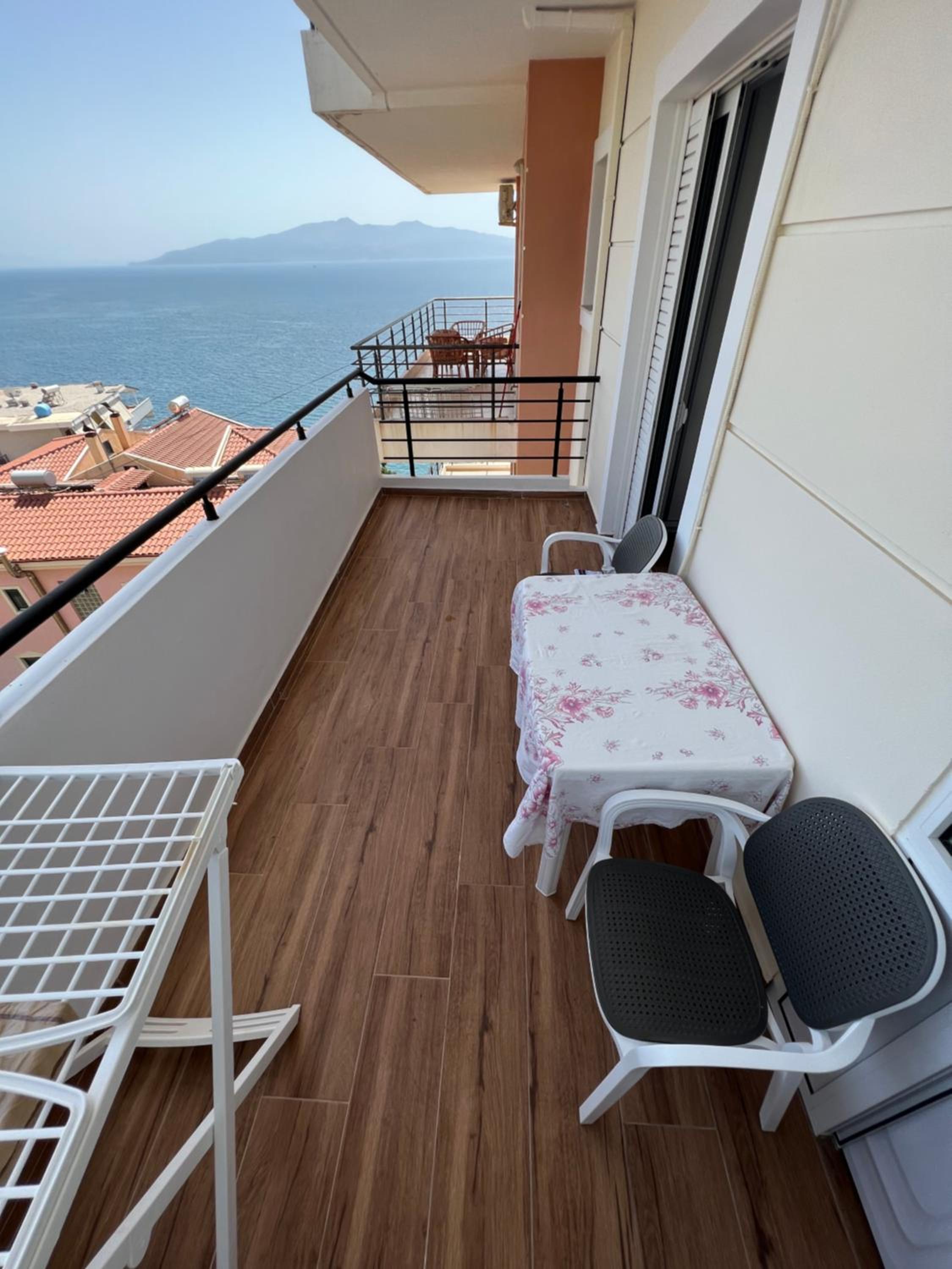 Lulo's Apartment with Sea View