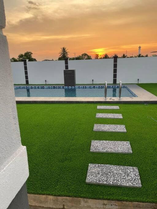 Homestay Malacca Private Pool - Klebang Beach, BBQ,15 Pax photo 2