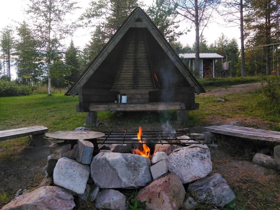 Lysti Cottage by the lake and magical countryside