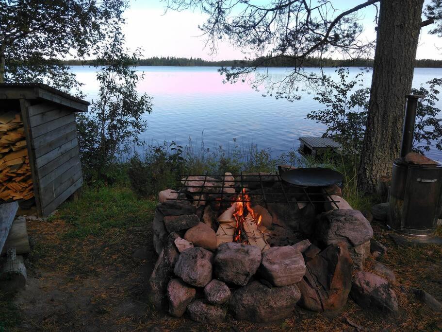 Lysti Cottage by the lake and magical countryside