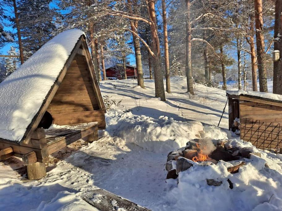 Lysti Cottage by the lake and magical countryside